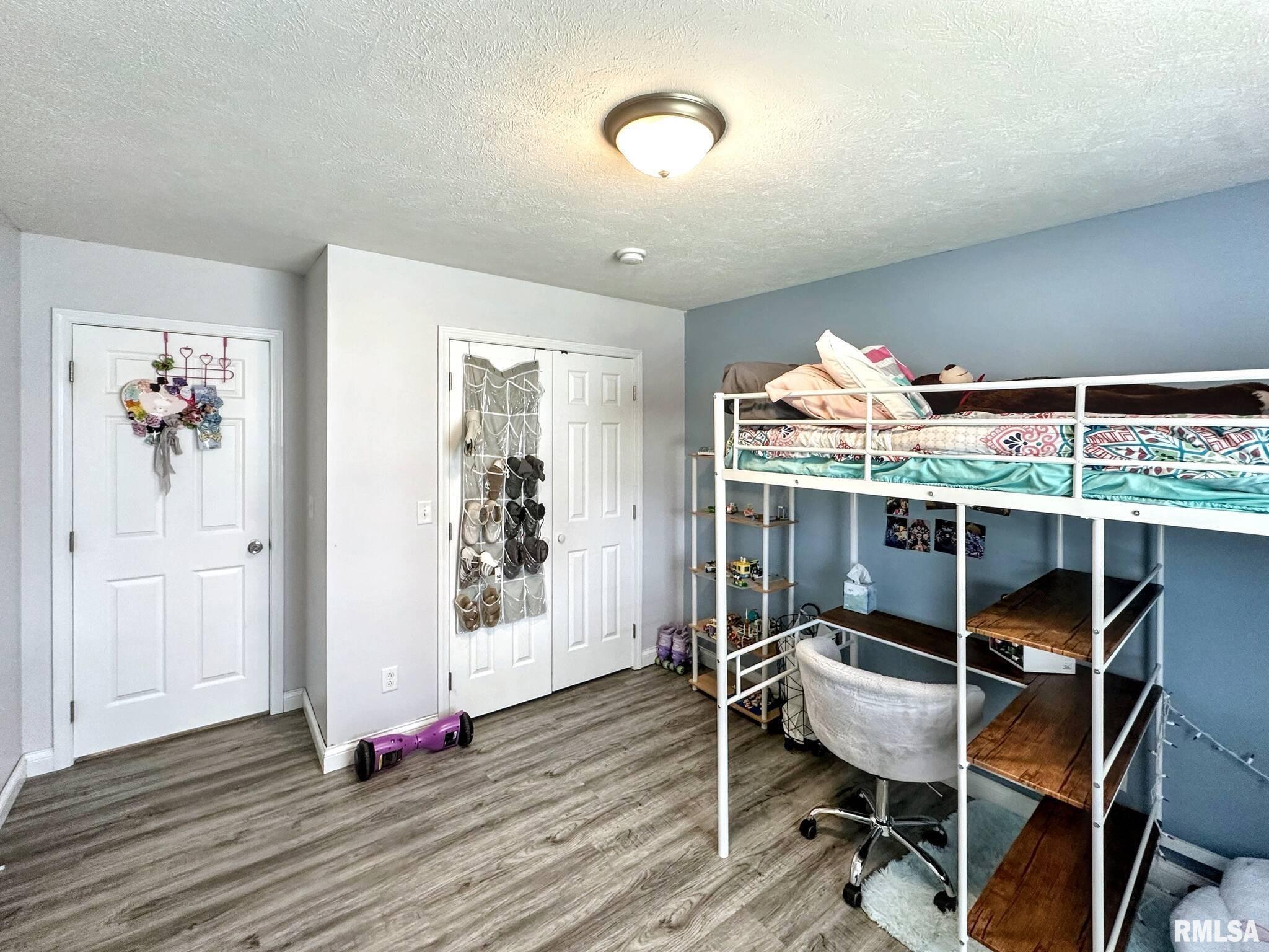 203 Breeze Drive, Carterville, Illinois image 13