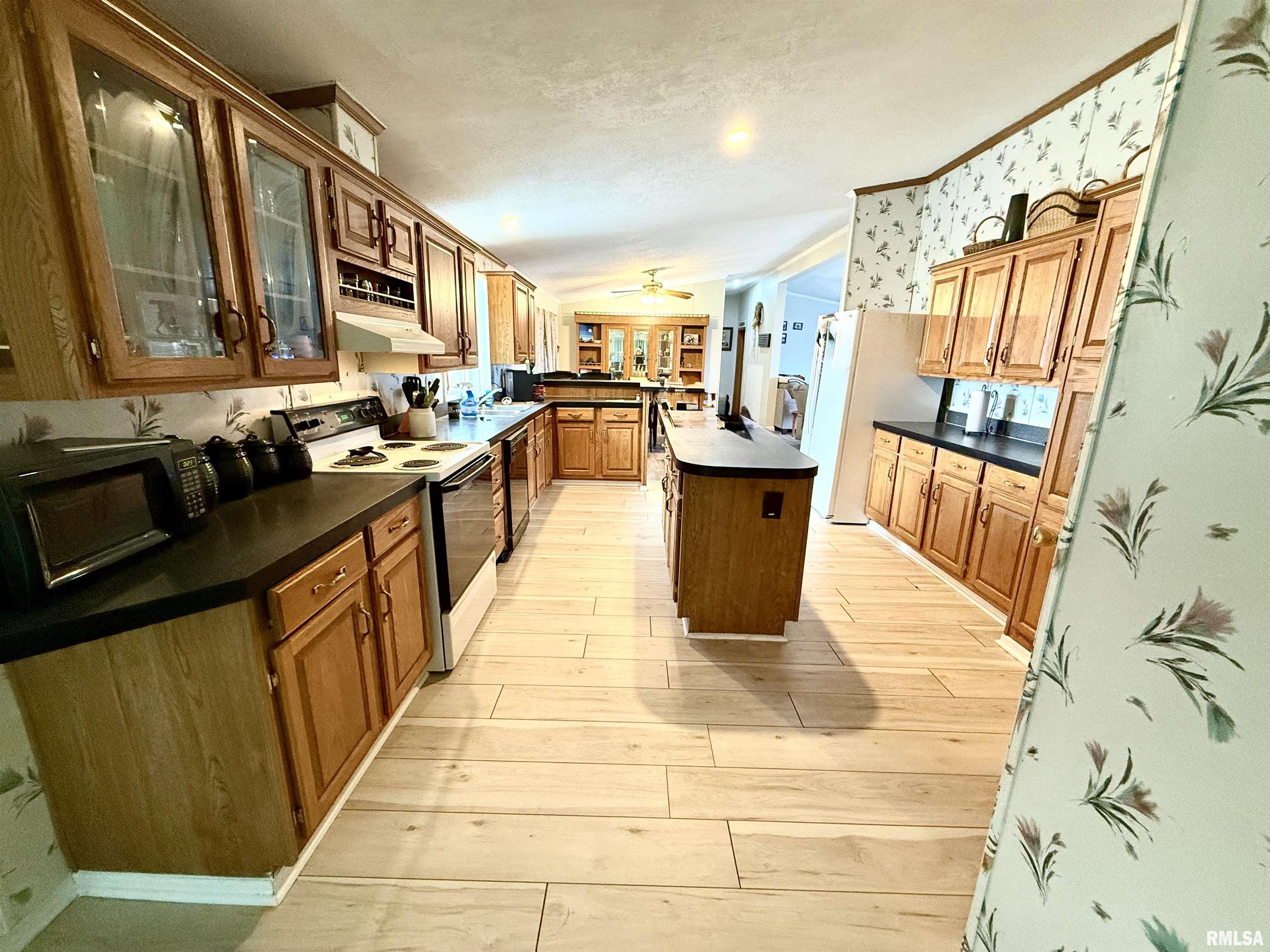 884 Spring Drive, Murphysboro, Illinois image 3