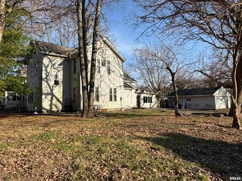 Homes For Sale - 510 W 3rd Street<br/> Tazewell County, Delavan, IL 61734