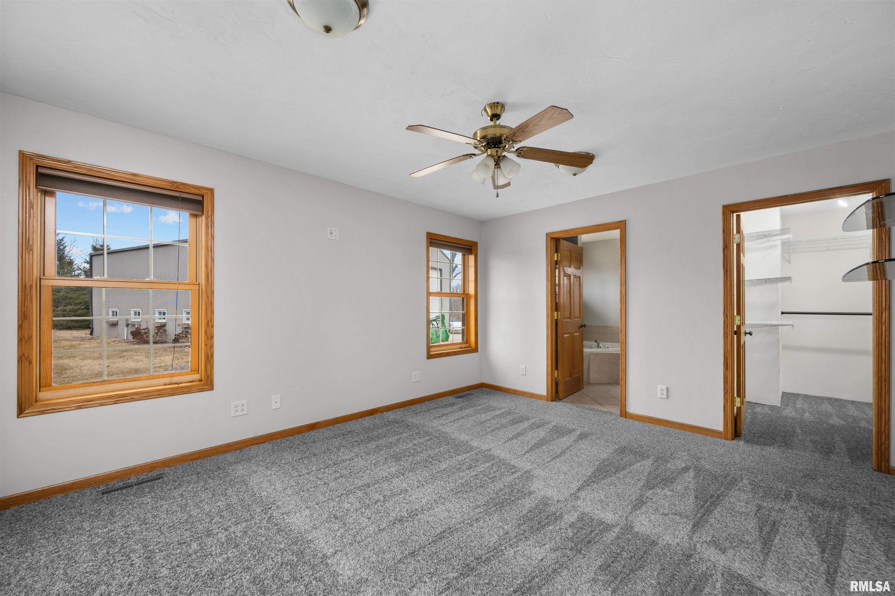 2260A 260th Avenue, De Witt, Iowa image 23