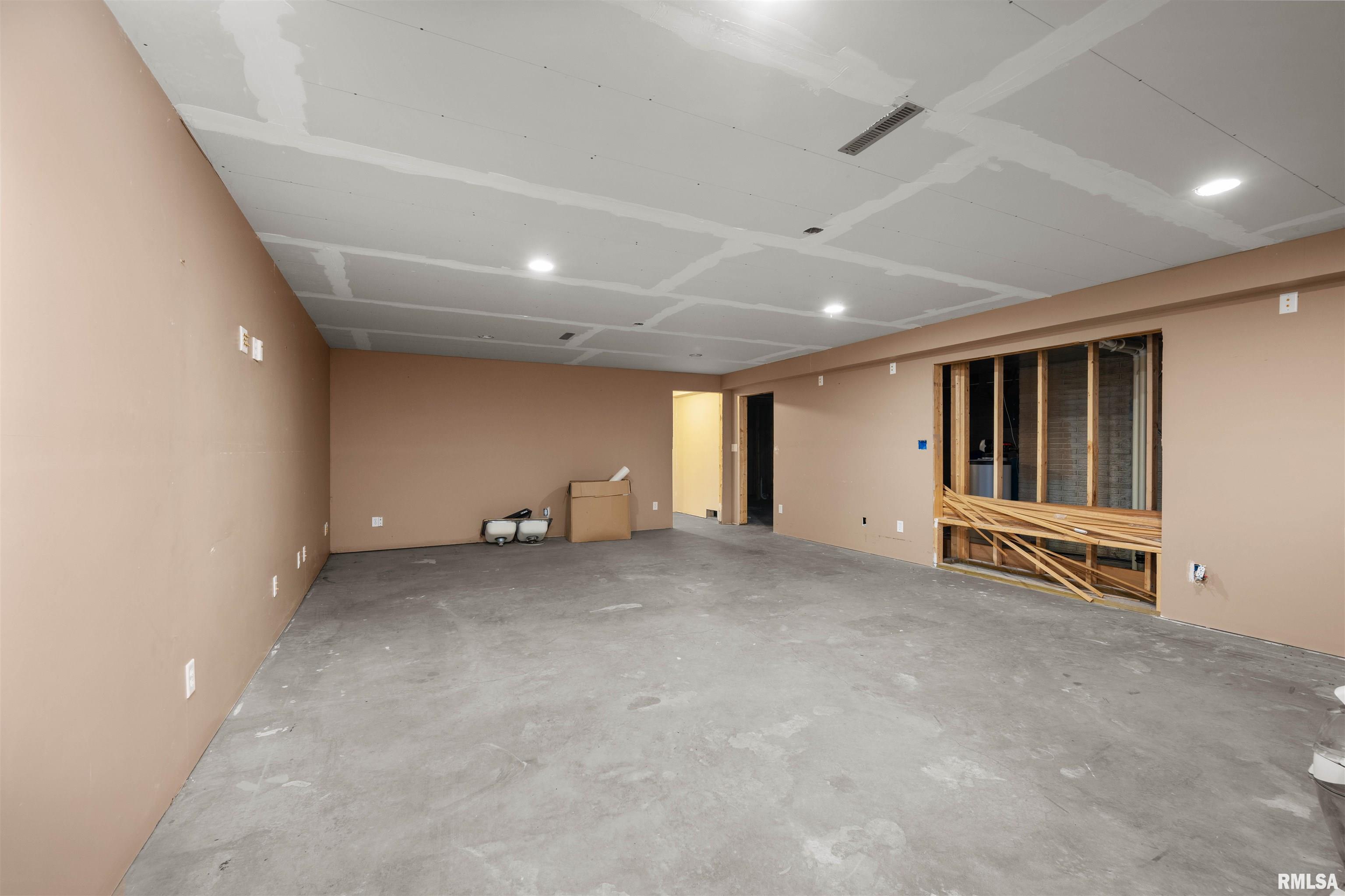 2260A 260th Avenue, De Witt, Iowa image 34