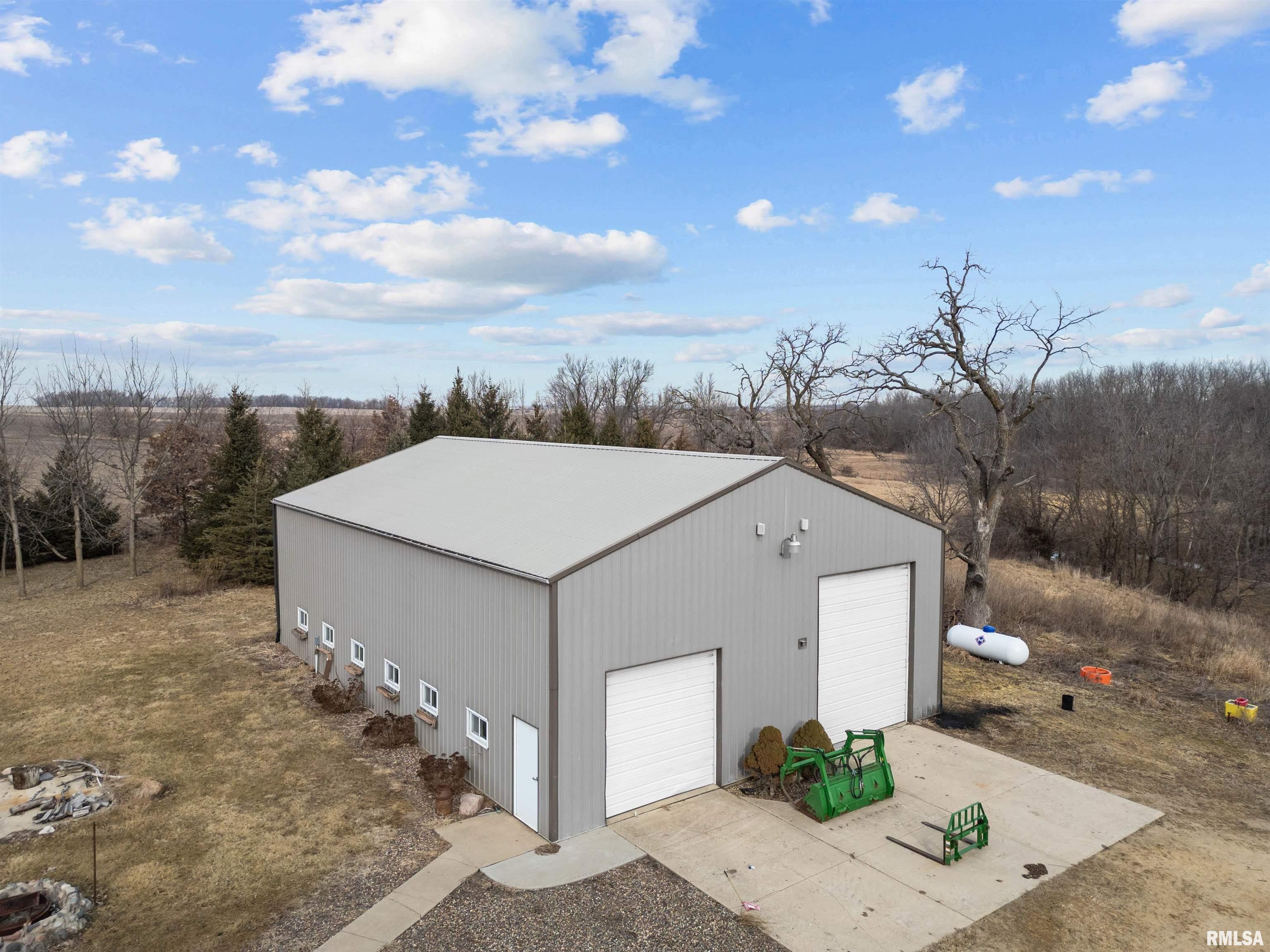 2260A 260th Avenue, De Witt, Iowa image 43
