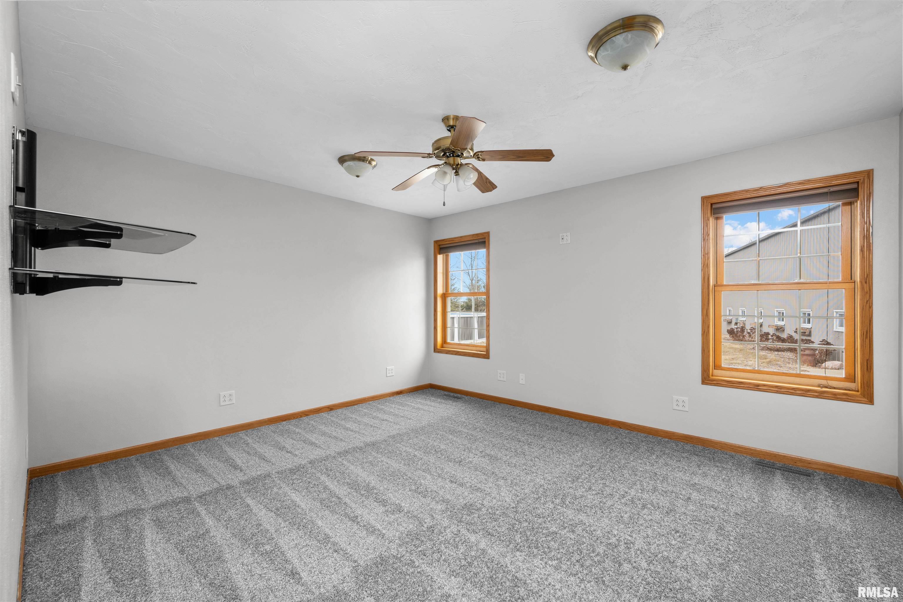 2260A 260th Avenue, De Witt, Iowa image 19