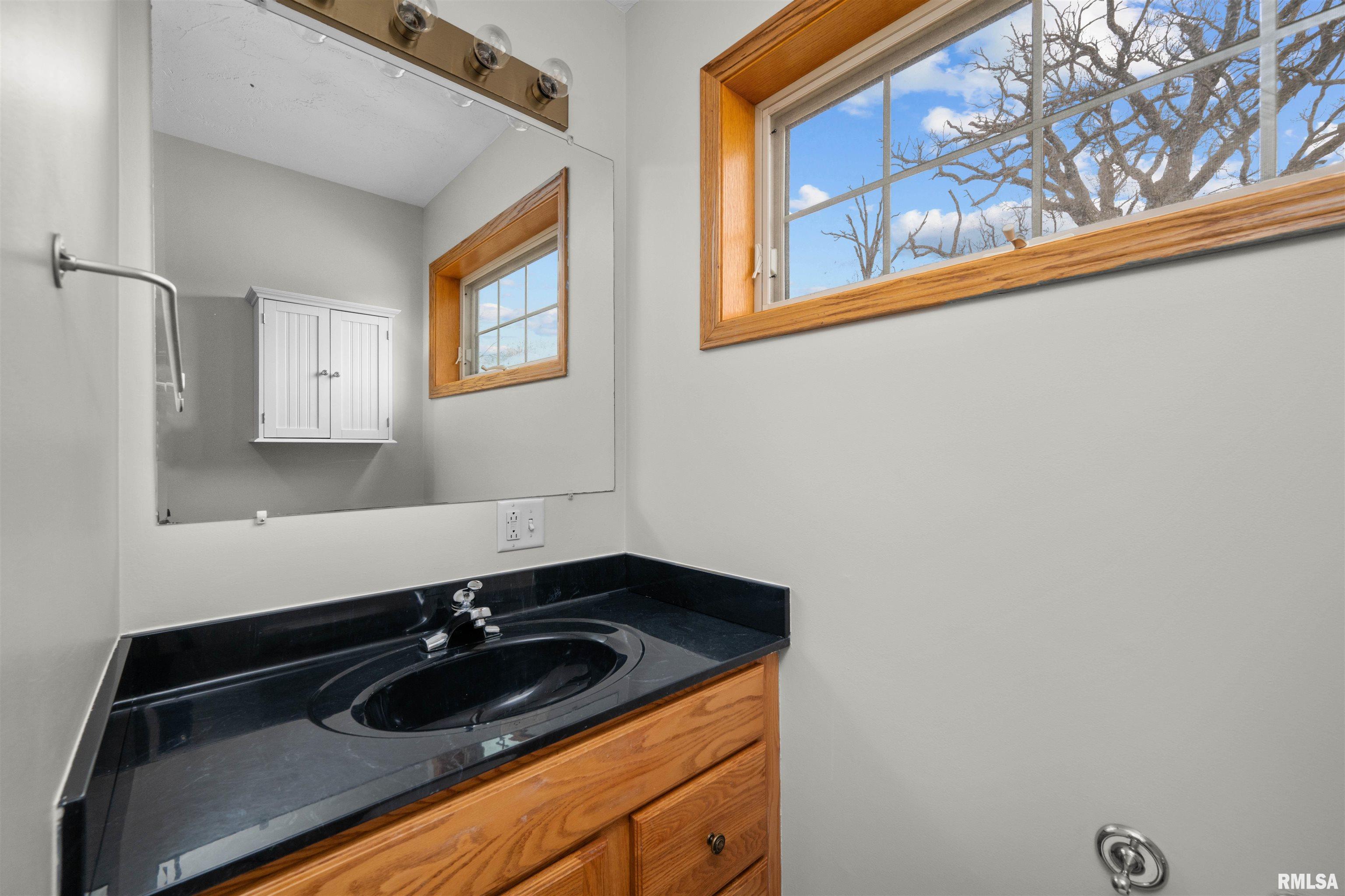 2260A 260th Avenue, De Witt, Iowa image 27