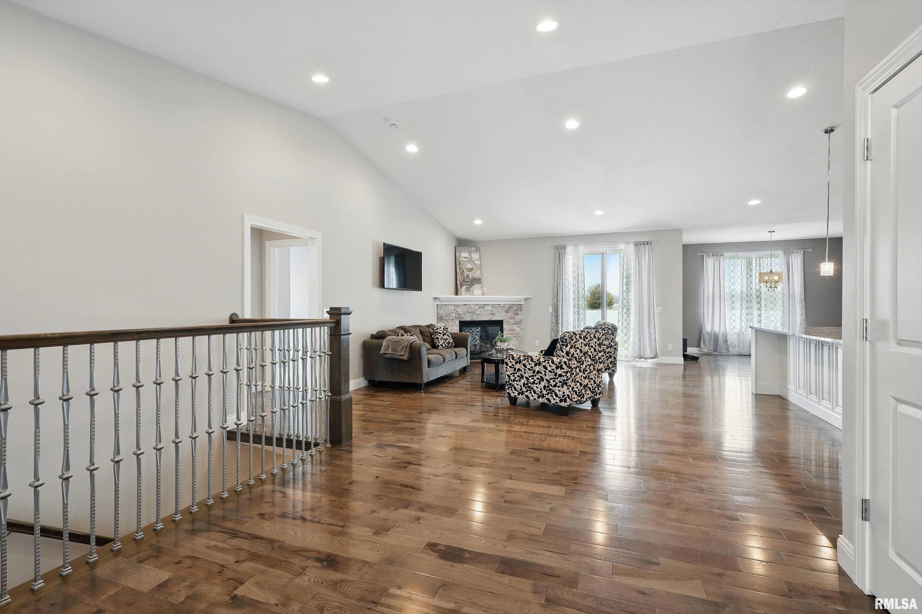 720 Deer Woods Drive, Davenport, Iowa image 4