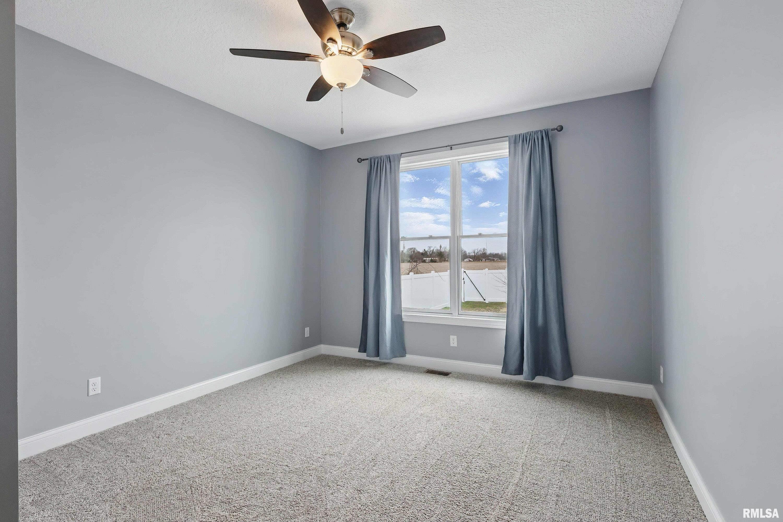 720 Deer Woods Drive, Davenport, Iowa image 25