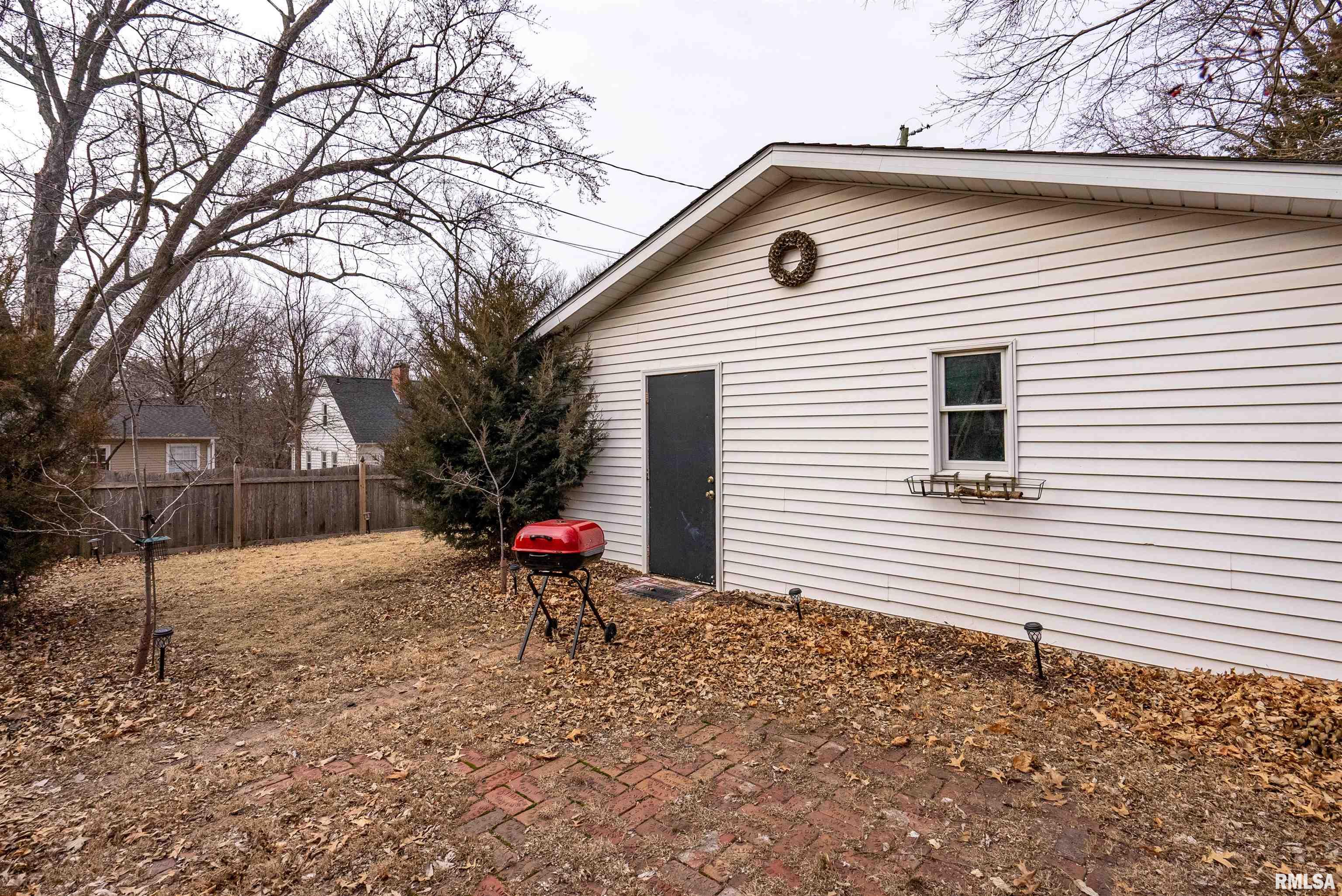 2502 E 18th Street, Davenport, Iowa image 21