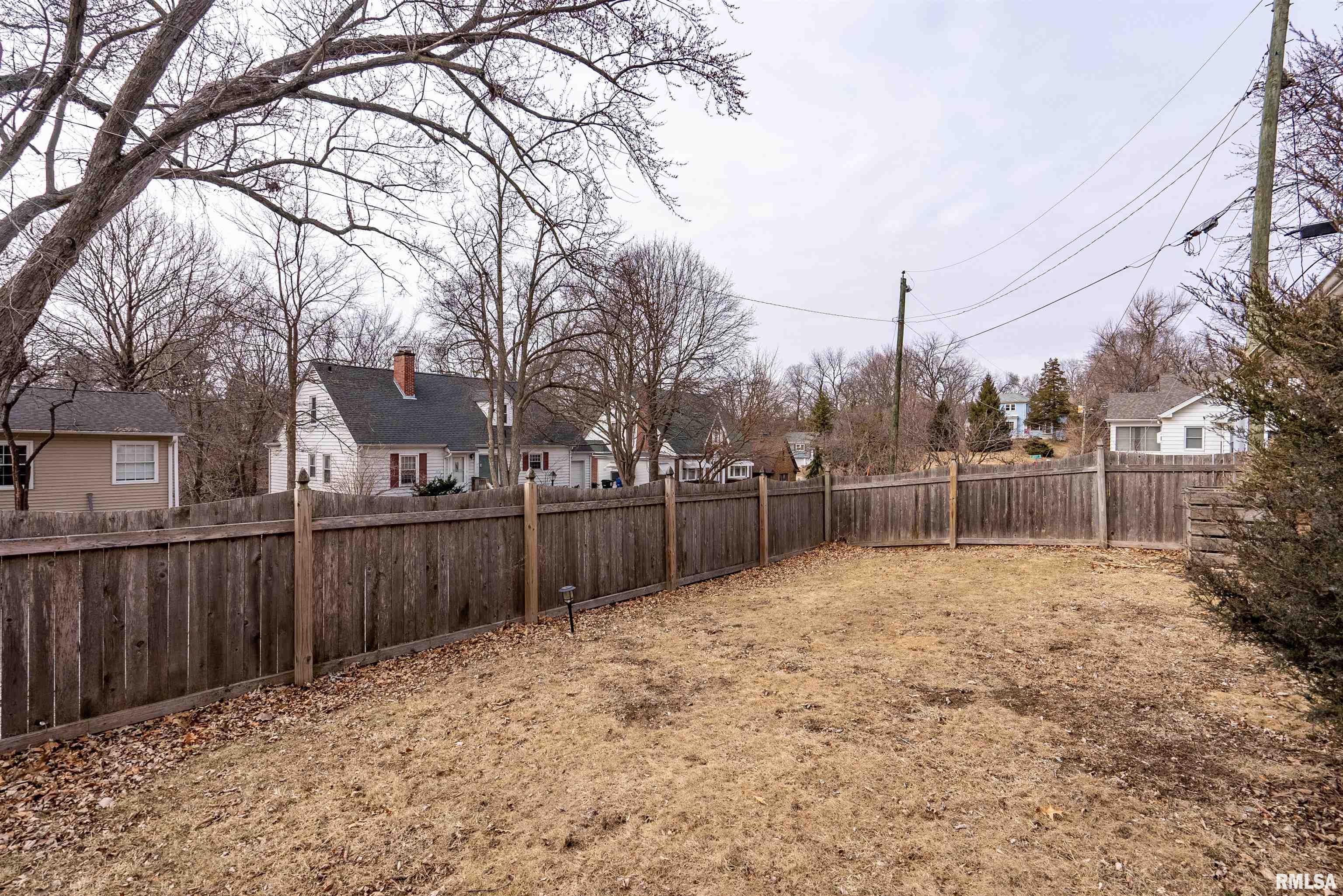 2502 E 18th Street, Davenport, Iowa image 17