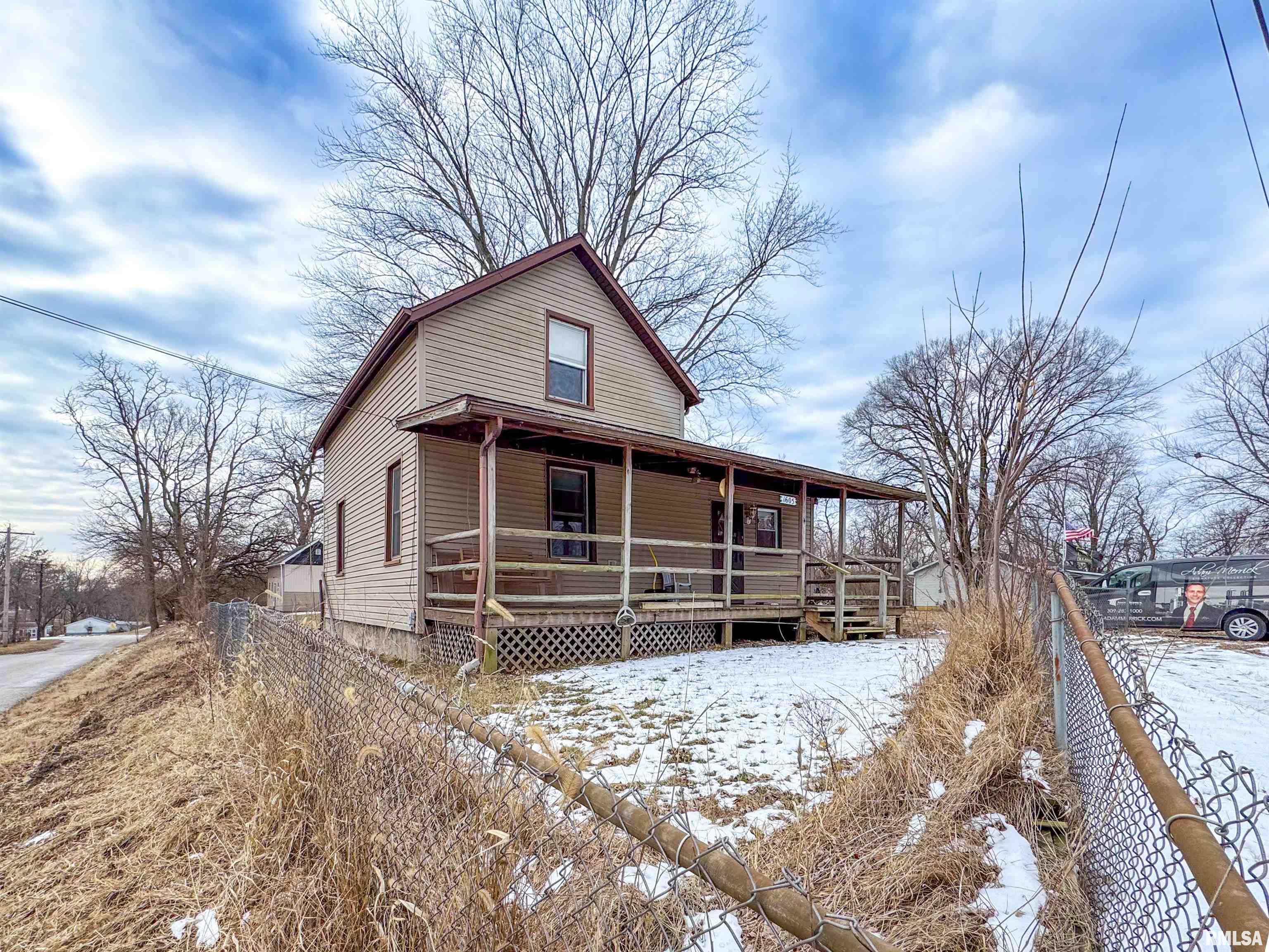 1605 S Crest Drive, Peoria, Illinois image 1