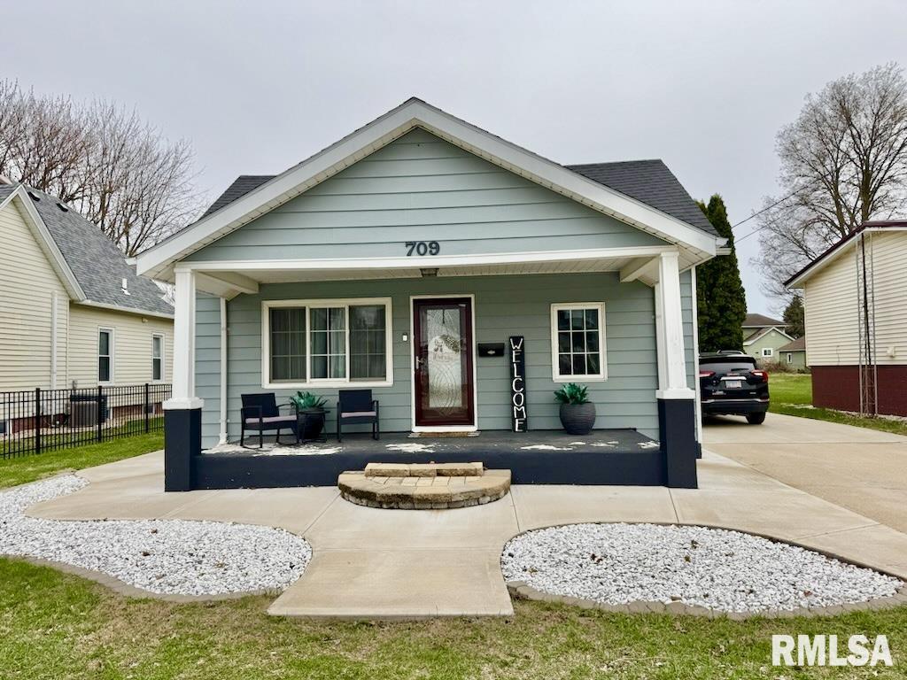 709 W Boston Avenue, Monmouth, Illinois image 1