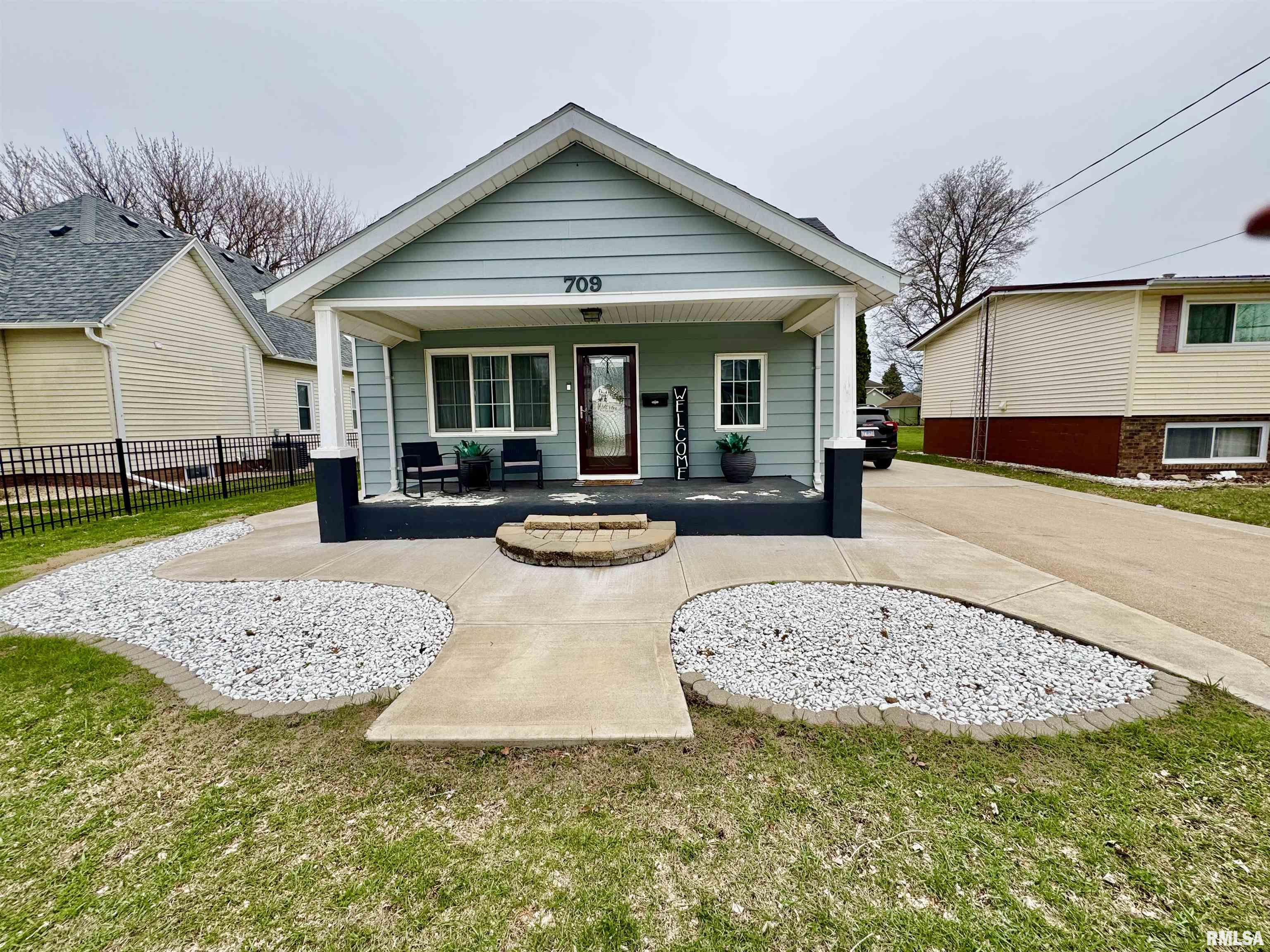 709 W Boston Avenue, Monmouth, Illinois image 3