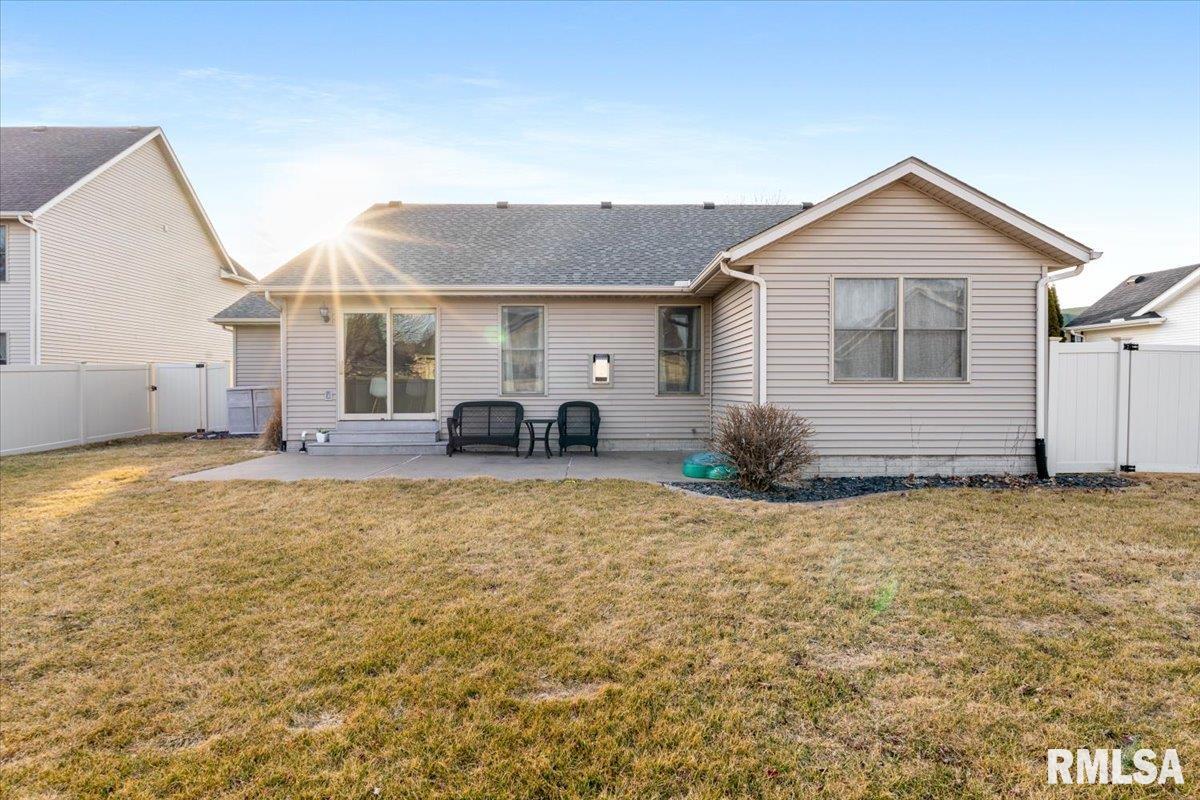 565 Garrett Court, Blue Grass, Iowa image 44