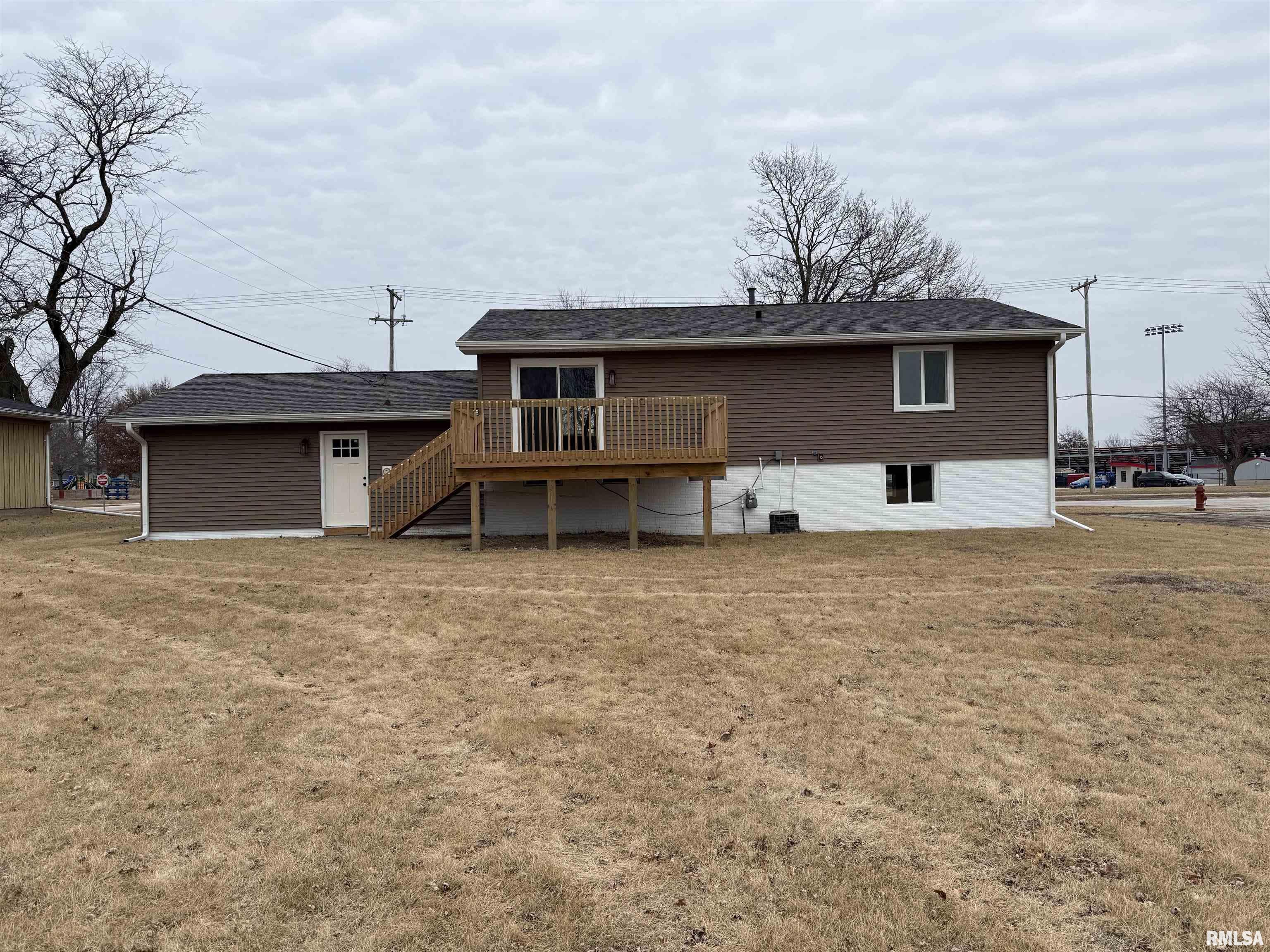 206 S 5th Street, Eldridge, Iowa image 3