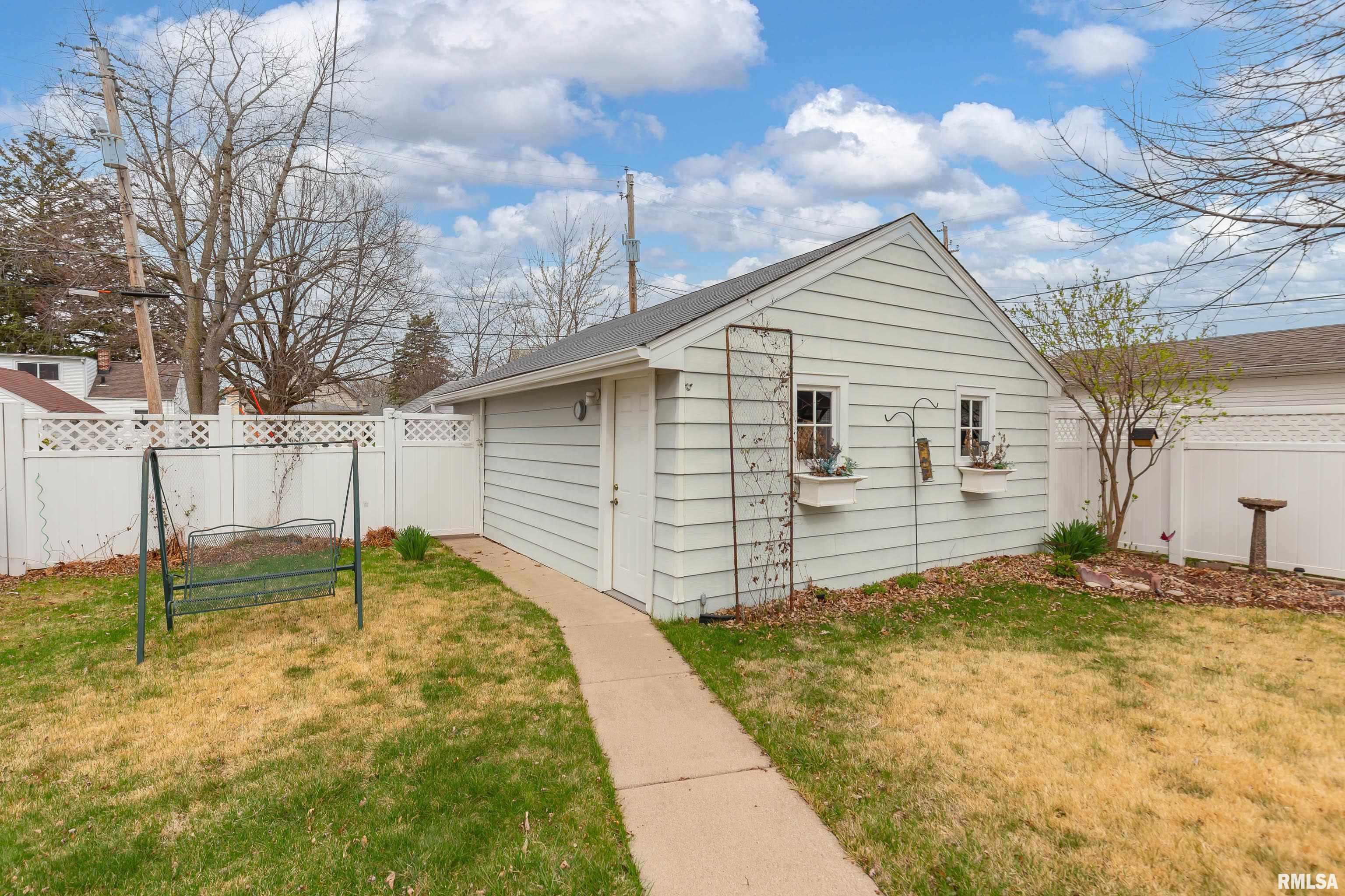 2321 31st Street A, Moline, Illinois image 34