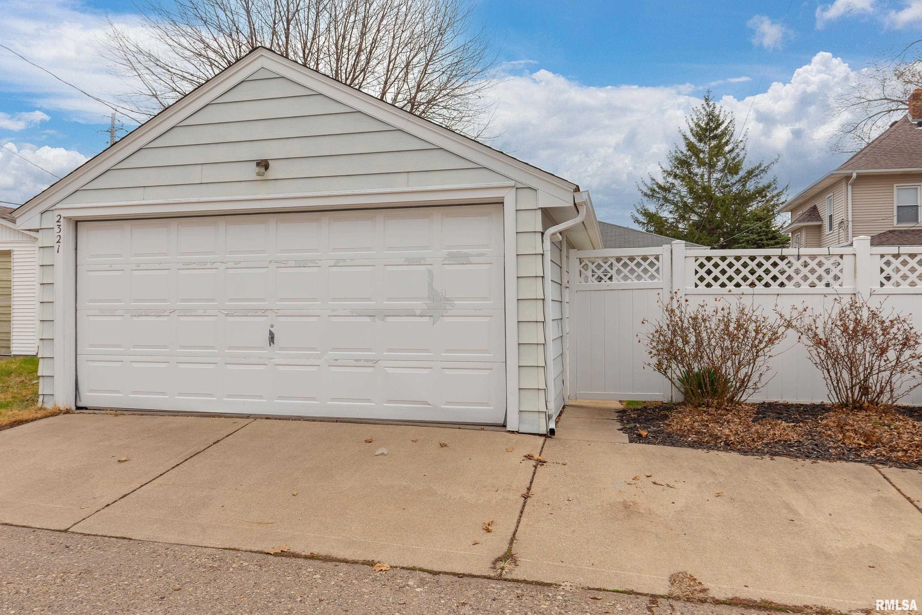 2321 31st Street A, Moline, Illinois image 36