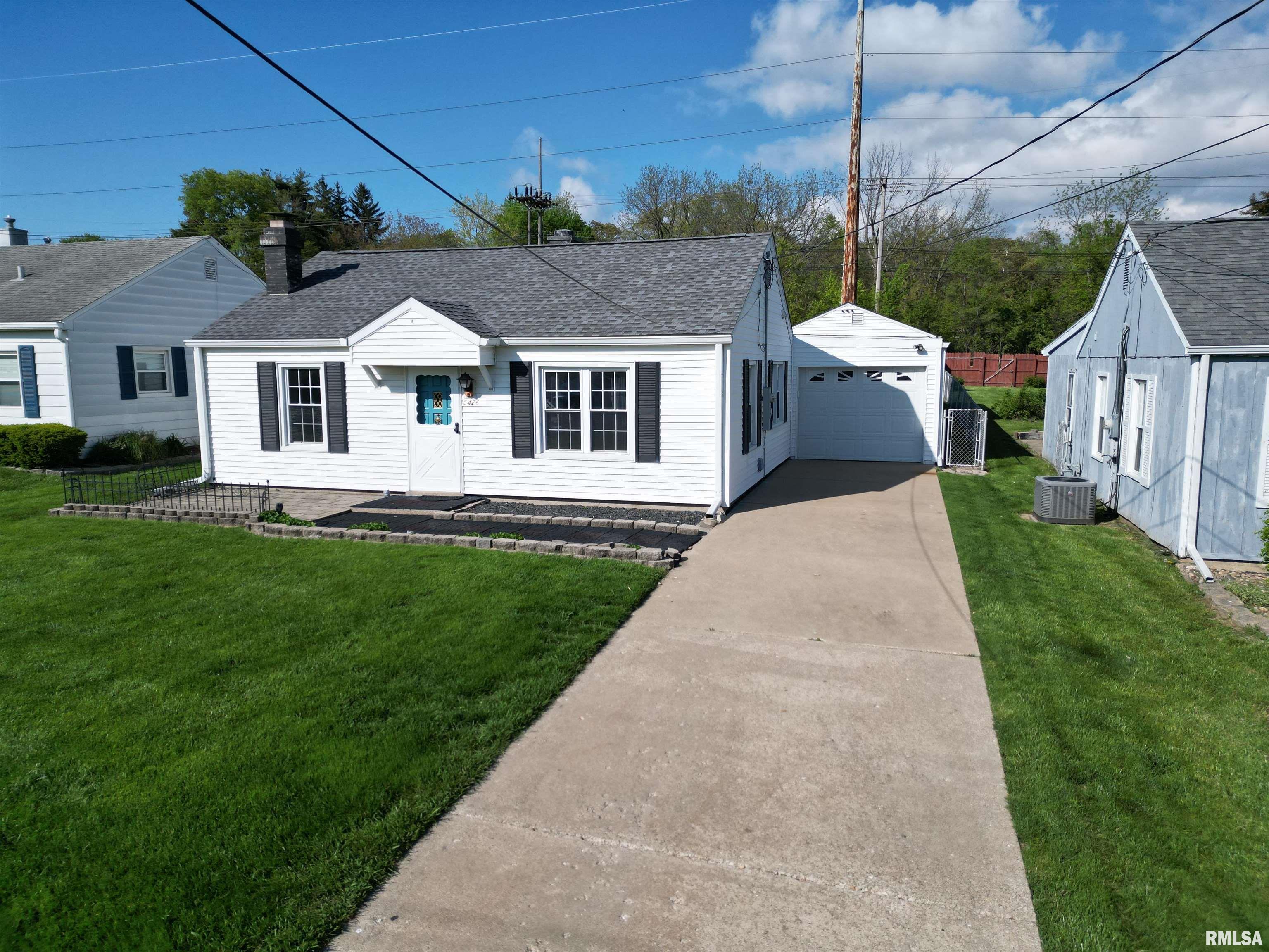 5426 N Glen Elm Drive, Peoria Heights, Illinois image 2