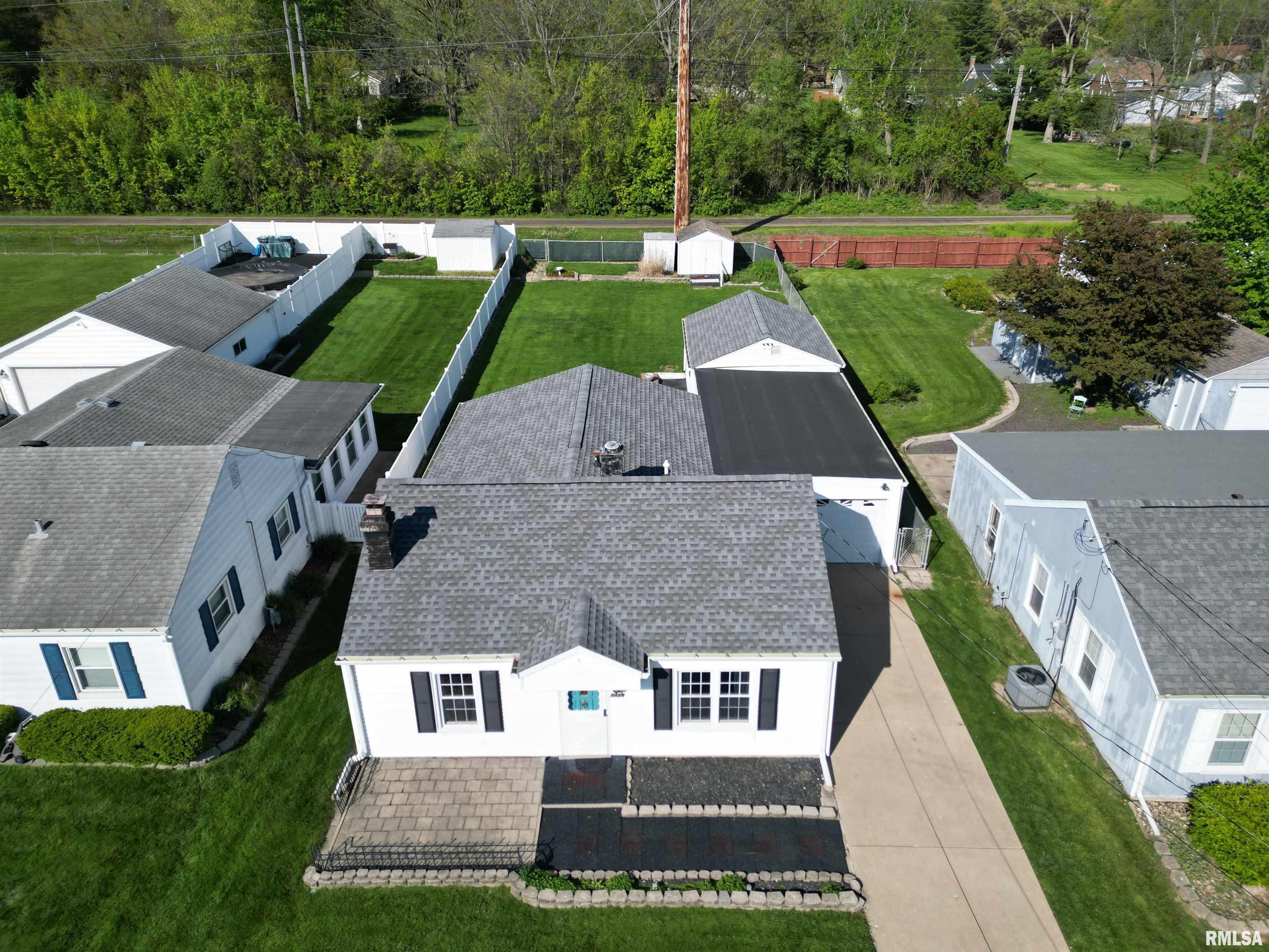 5426 N Glen Elm Drive, Peoria Heights, Illinois image 5