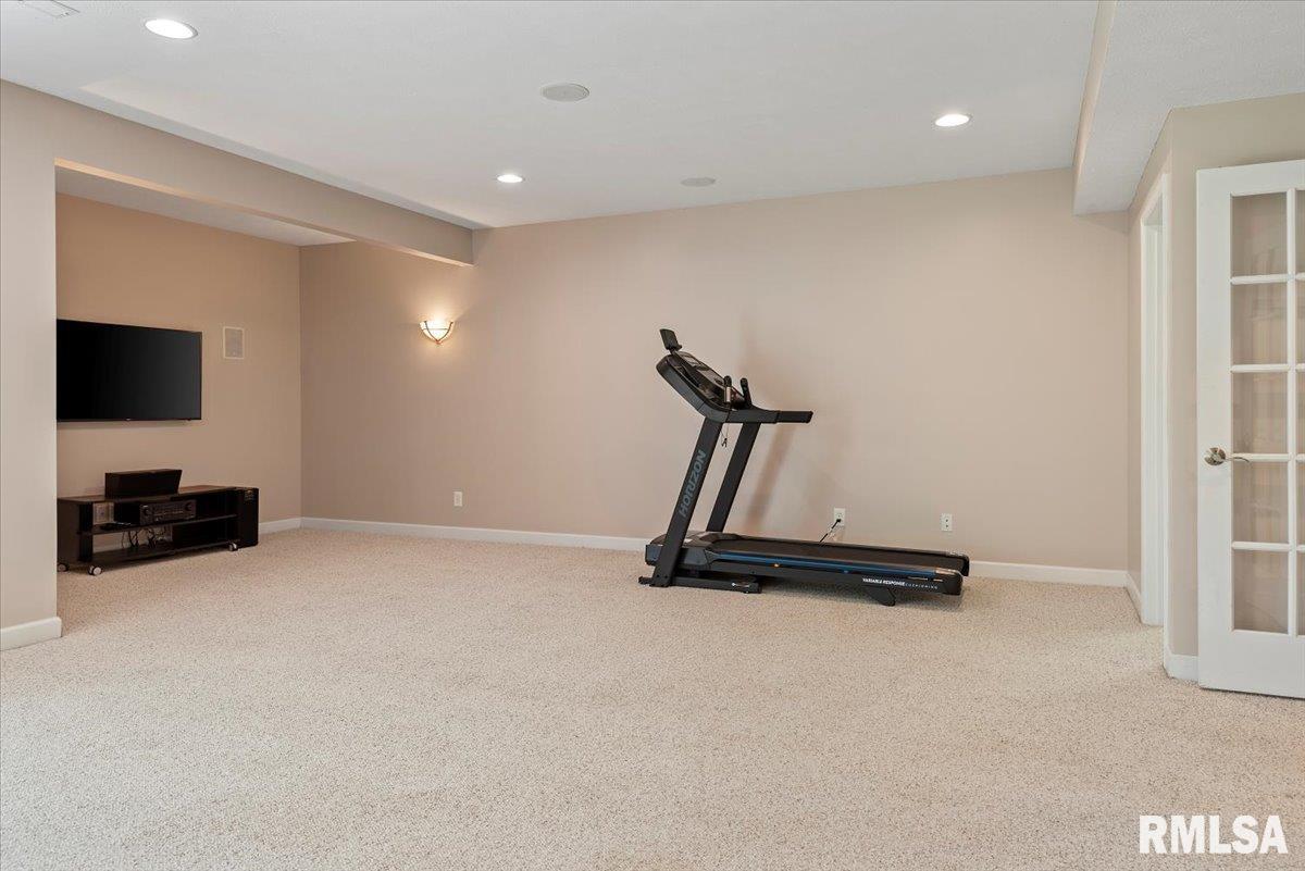 1629 Hoechester Road, Springfield, Illinois image 34