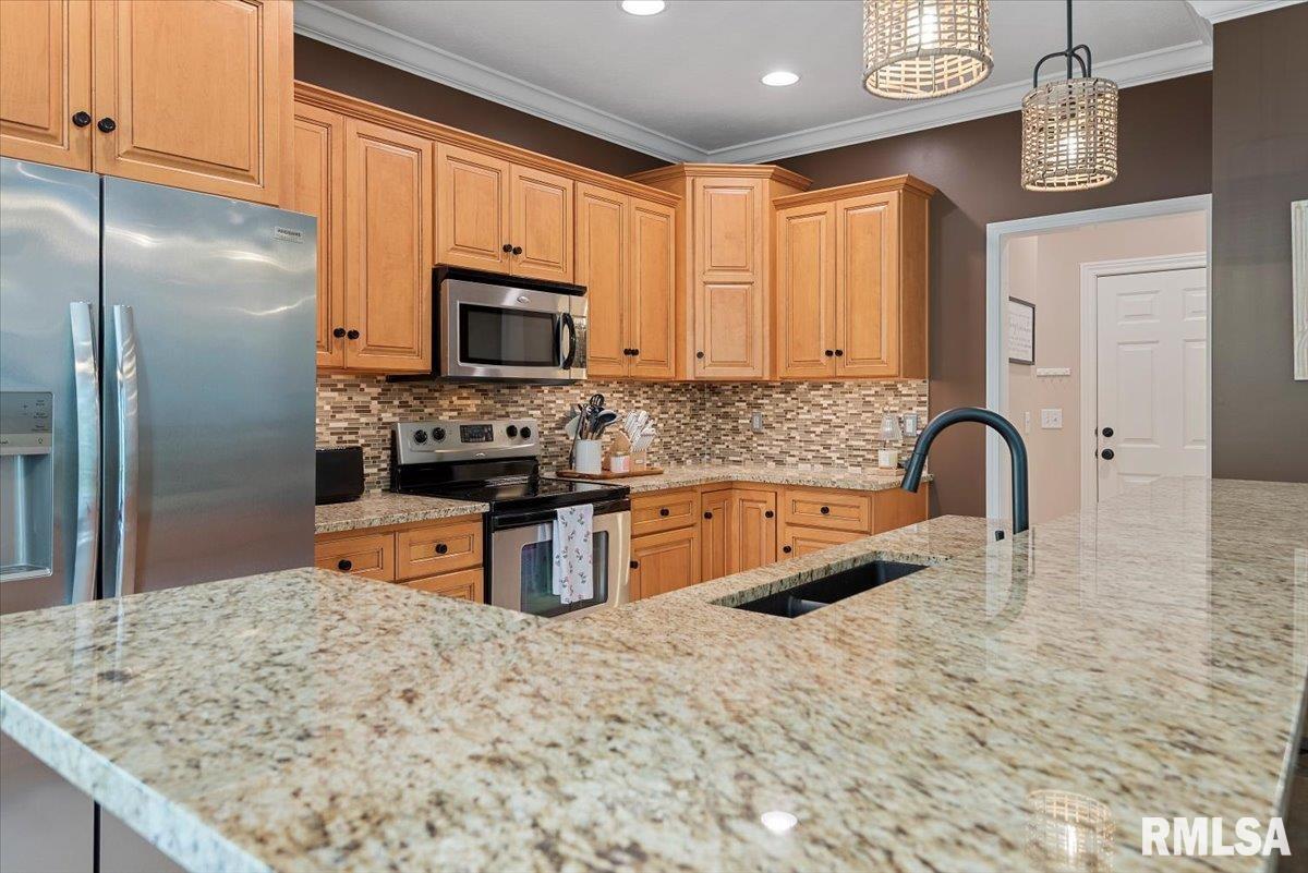 1629 Hoechester Road, Springfield, Illinois image 14