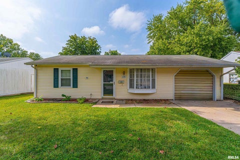 Homes For Sale - 175 White Avenue<br/> Lincoln, IL 62656