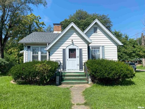 Homes For Sale - 700 S Promenade Street<br/> Havana, IL 62644