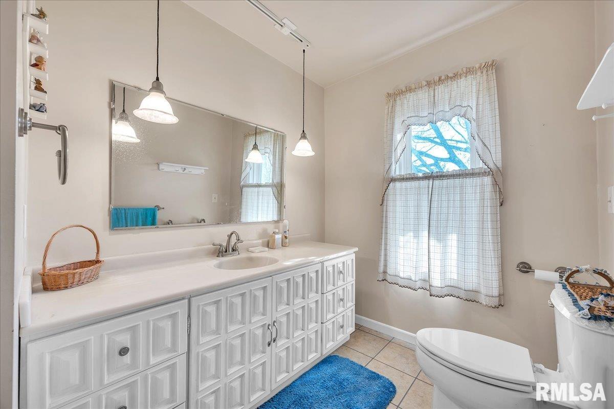 201 E Jefferson Street, Washington, Illinois image 19