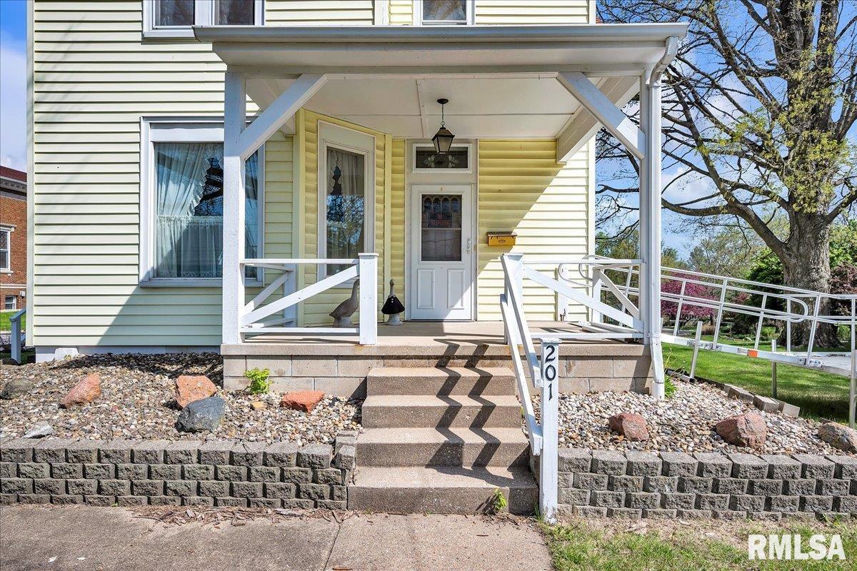201 E Jefferson Street, Washington, Illinois image 2