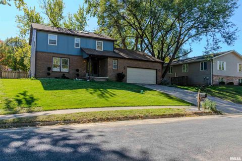 Photo of 3114 N ELMCROFT Terrace, Peoria, IL 61604 (MLS # PA1265698)