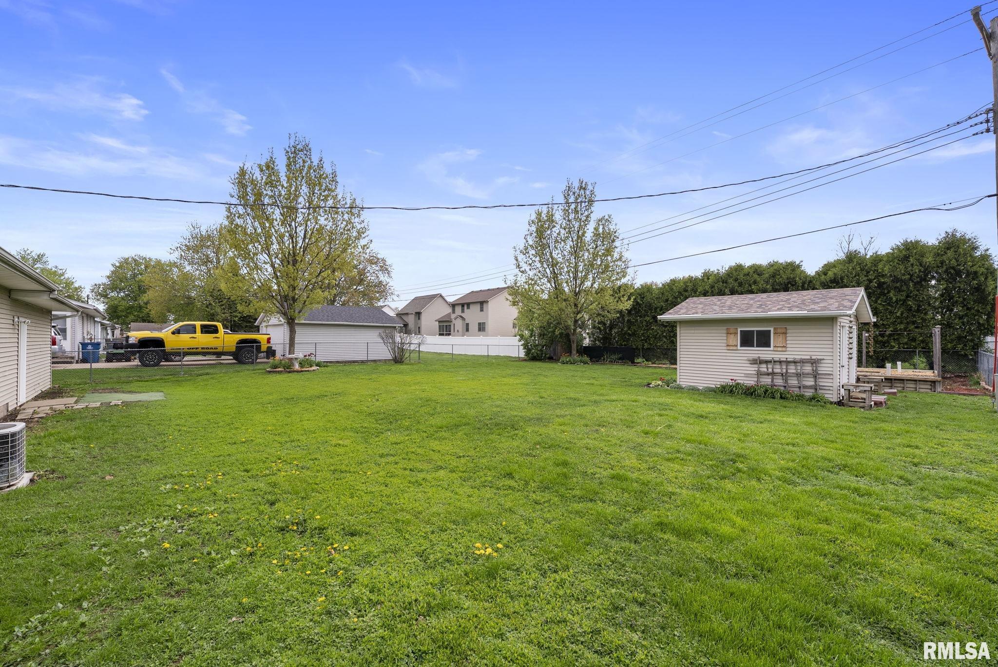 312 Lamphere Drive, Blue Grass, Iowa image 24