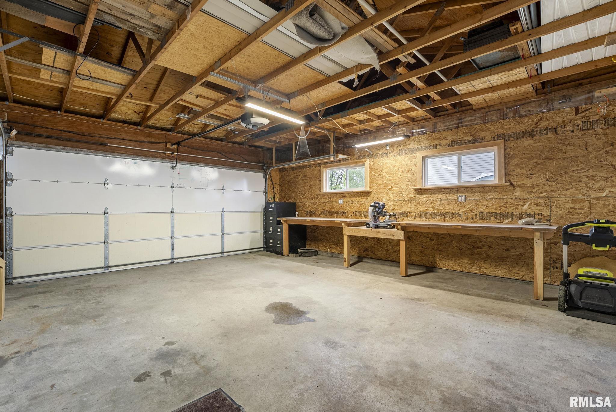 312 Lamphere Drive, Blue Grass, Iowa image 20