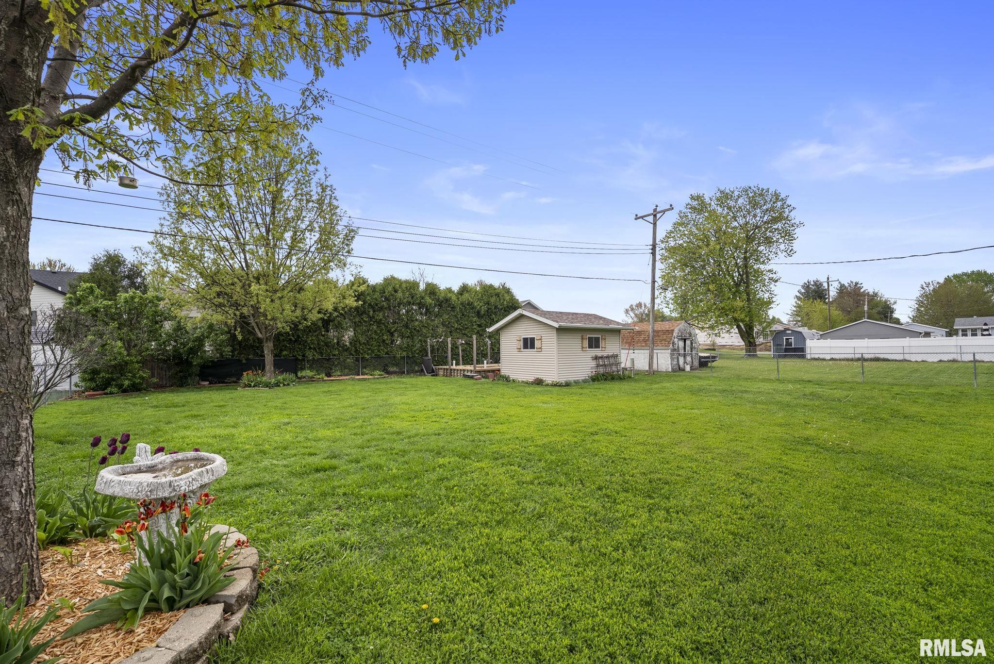 312 Lamphere Drive, Blue Grass, Iowa image 23