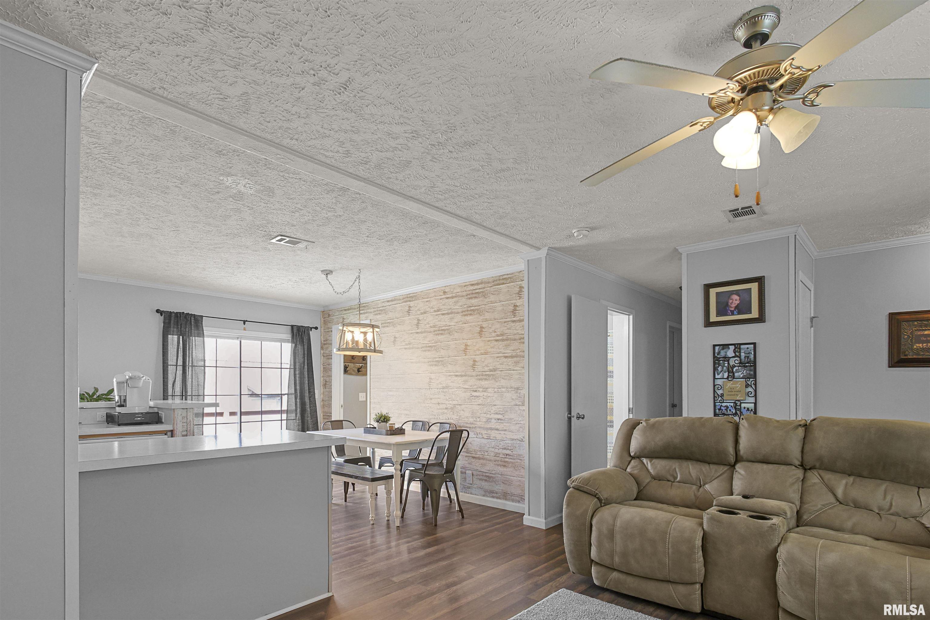 102 E Woolcott Street, Harrisburg, Illinois image 12