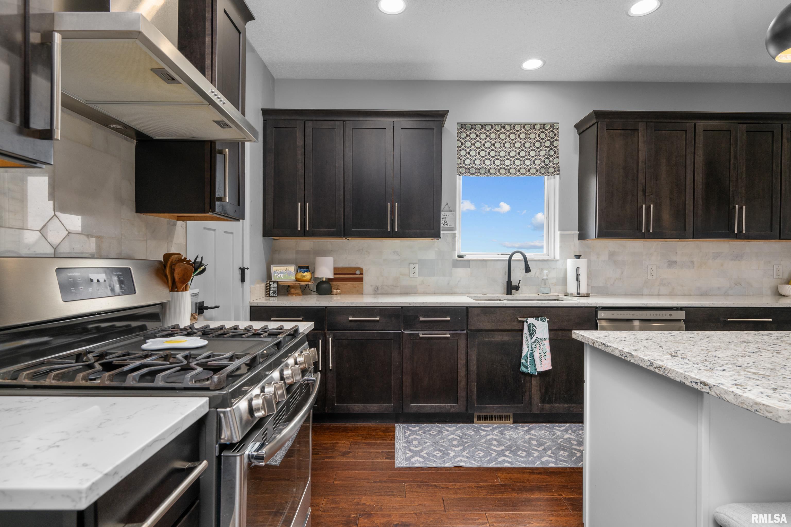 5523 Allison Drive, Bettendorf, Iowa image 27