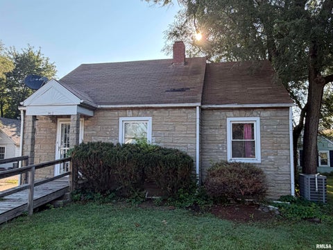 Homes For Sale - 3412 N Sterling Avenue<br/> Peoria, IL 61604