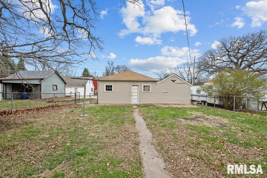 916 E 14th Street, Davenport, Iowa image 21