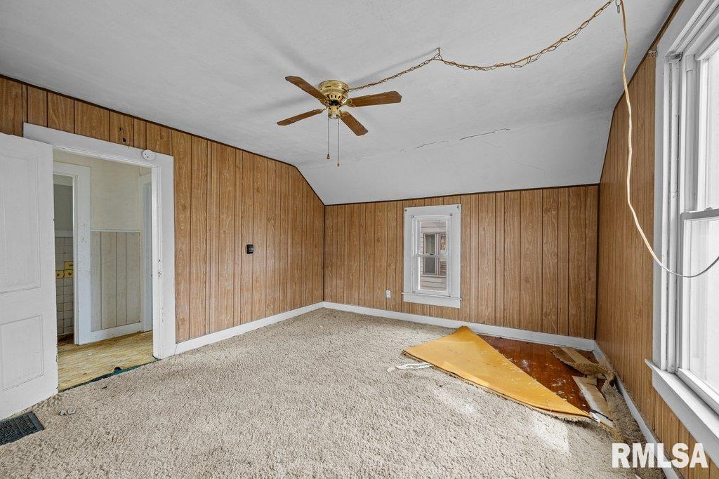 916 E 14th Street, Davenport, Iowa image 17