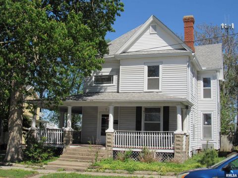 Photo of 214 N CHURCH Street, Jacksonville, IL 62650 (MLS # CA1043102)