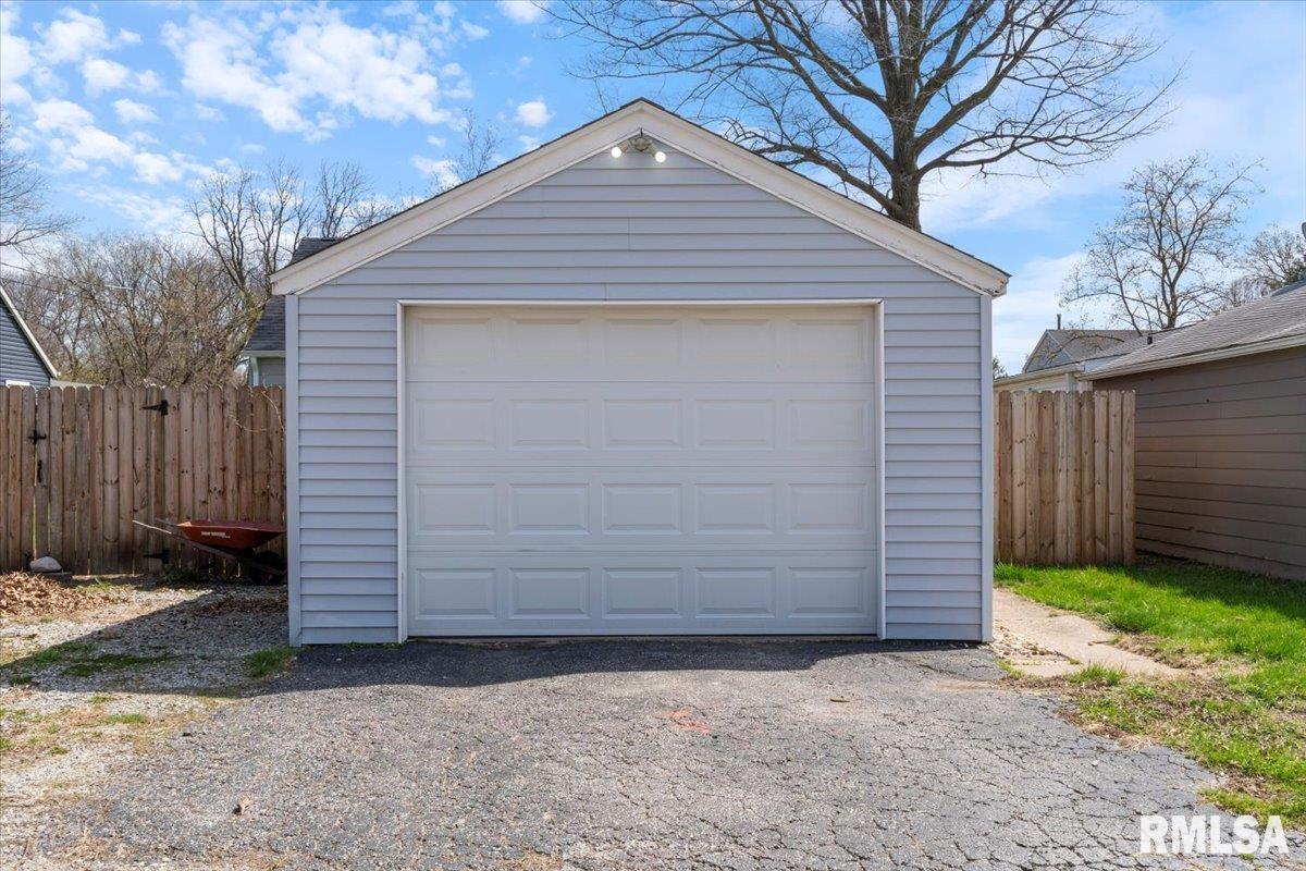 2941 8th Street, Moline, Illinois image 40