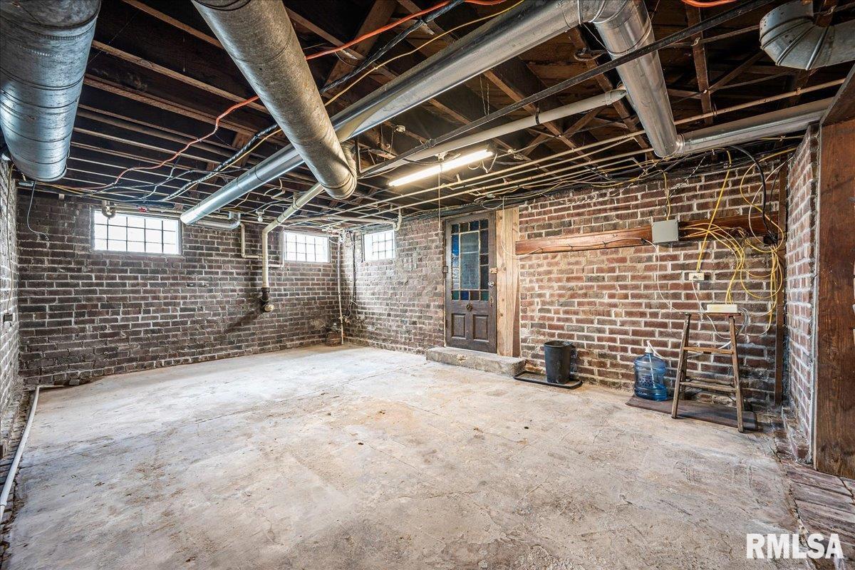 225 E 1st Street, Maquon, Illinois image 34