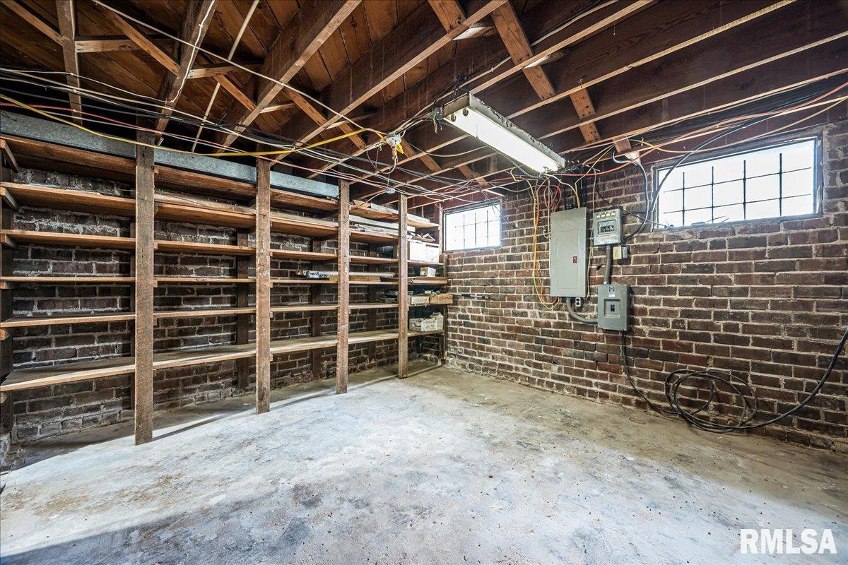 225 E 1st Street, Maquon, Illinois image 36