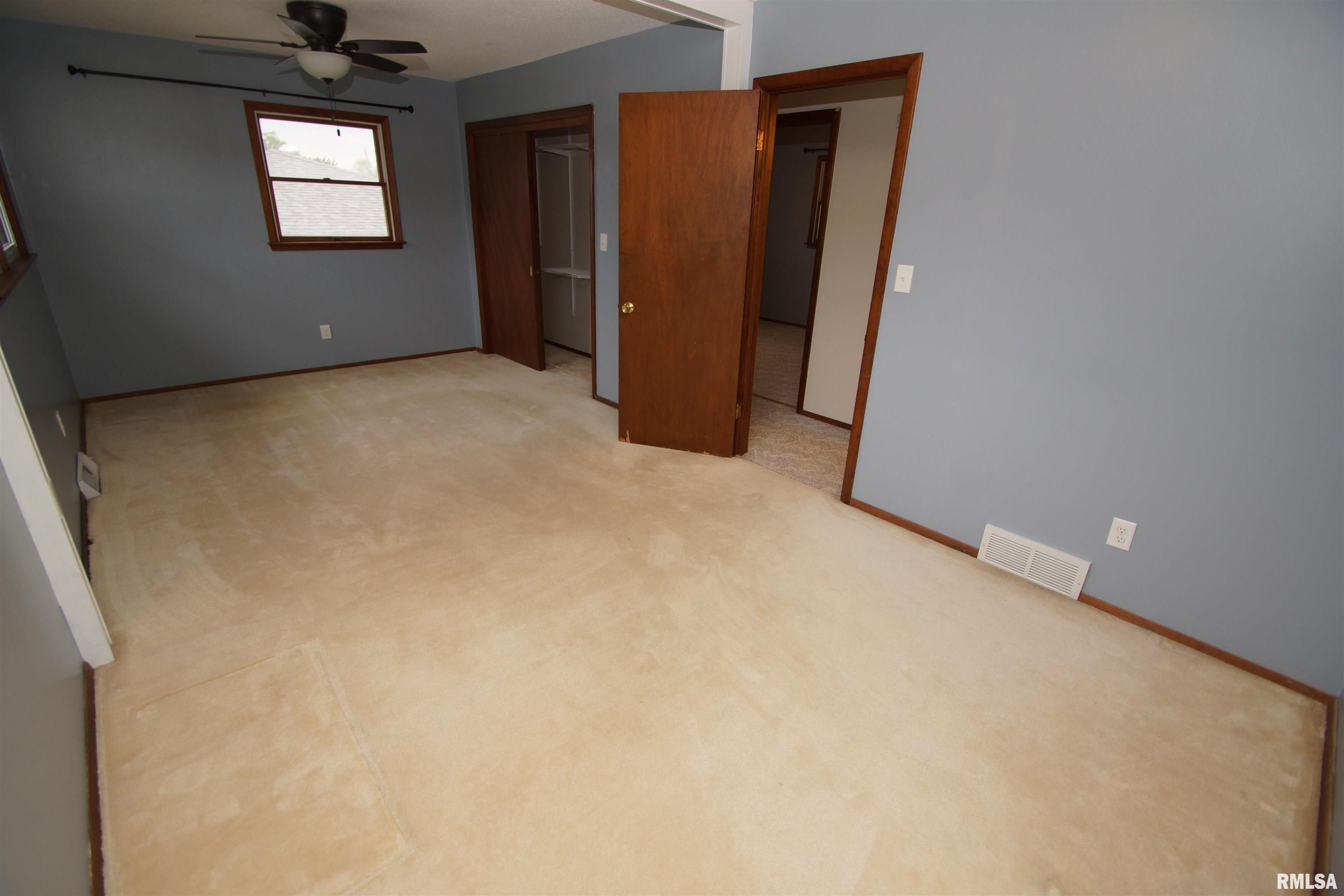 8011 7th Street West, Rock Island, Illinois image 8