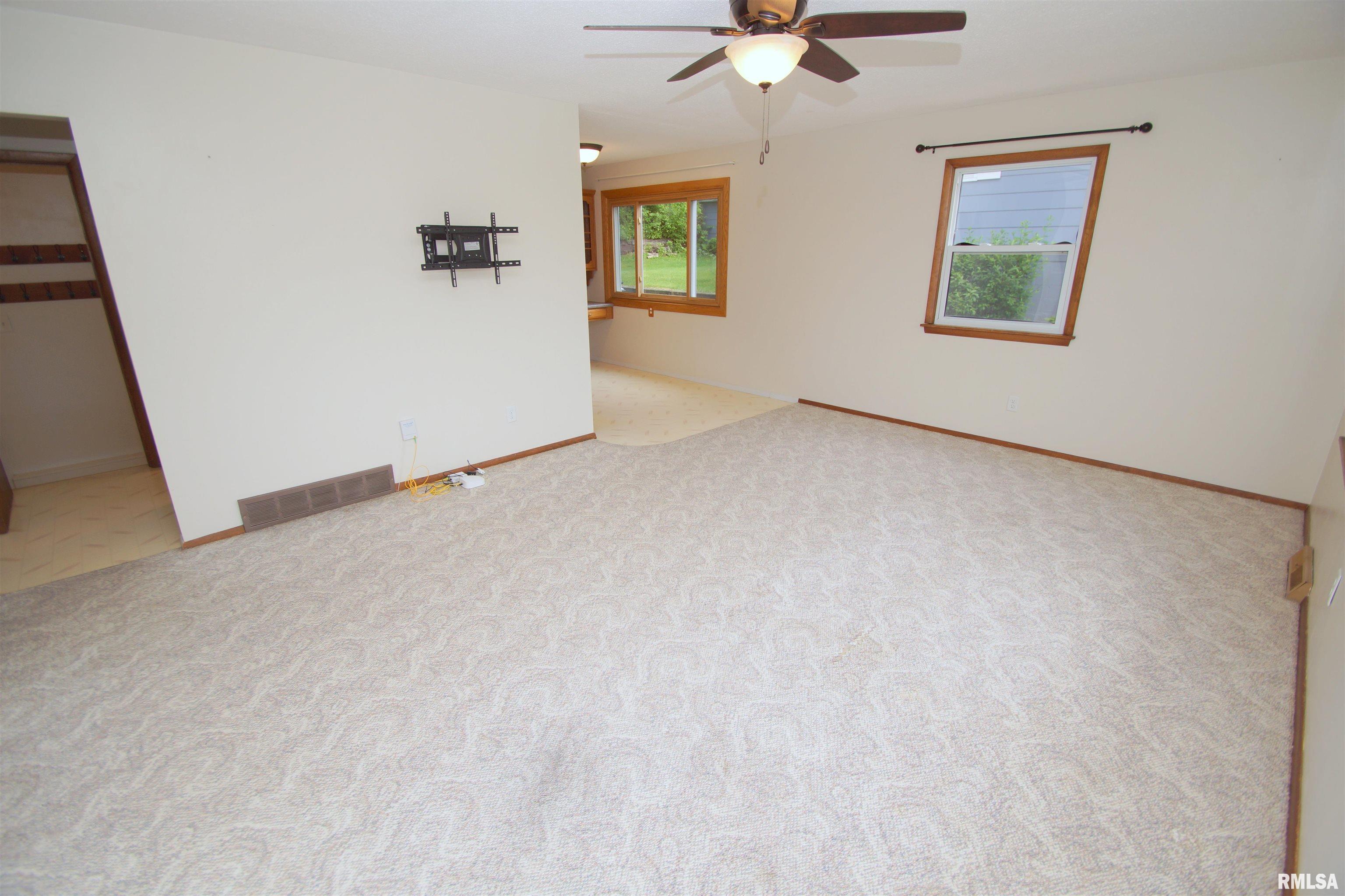 8011 7th Street West, Rock Island, Illinois image 3