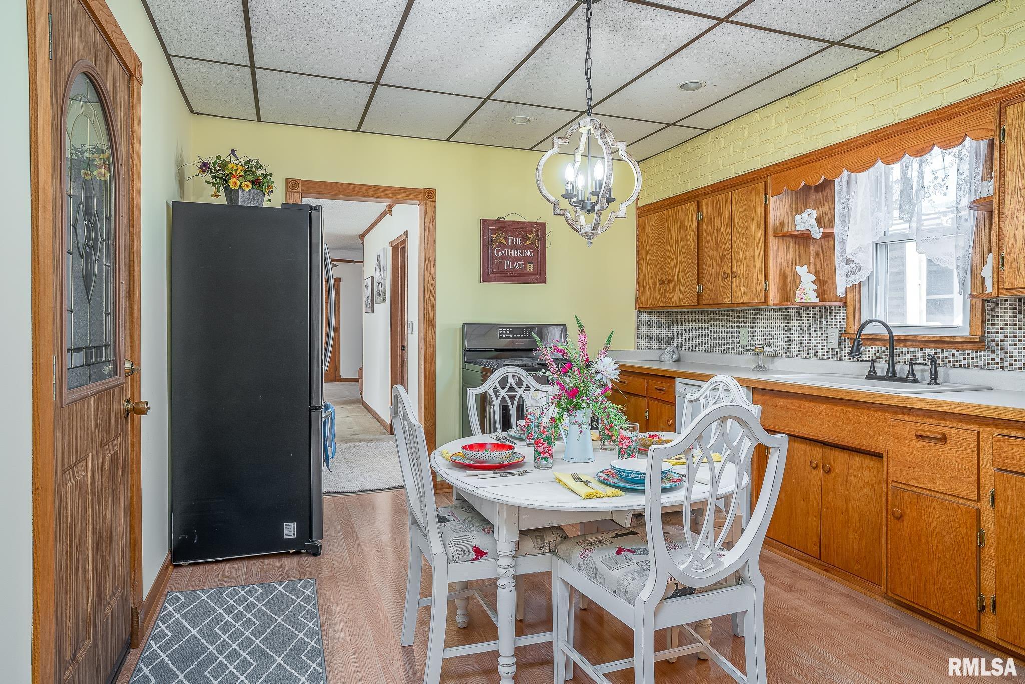 2425 Barker Street, Clinton, Iowa image 8