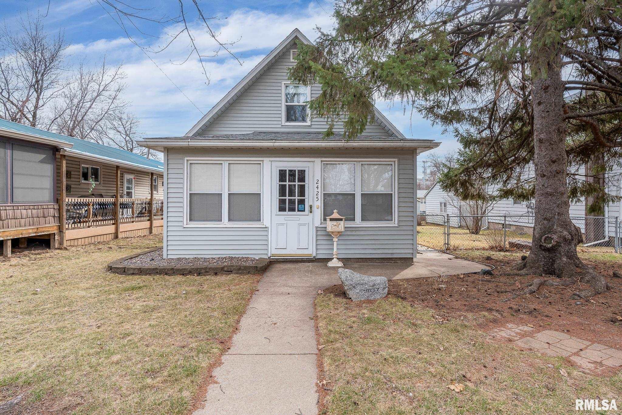 2425 Barker Street, Clinton, Iowa image 1