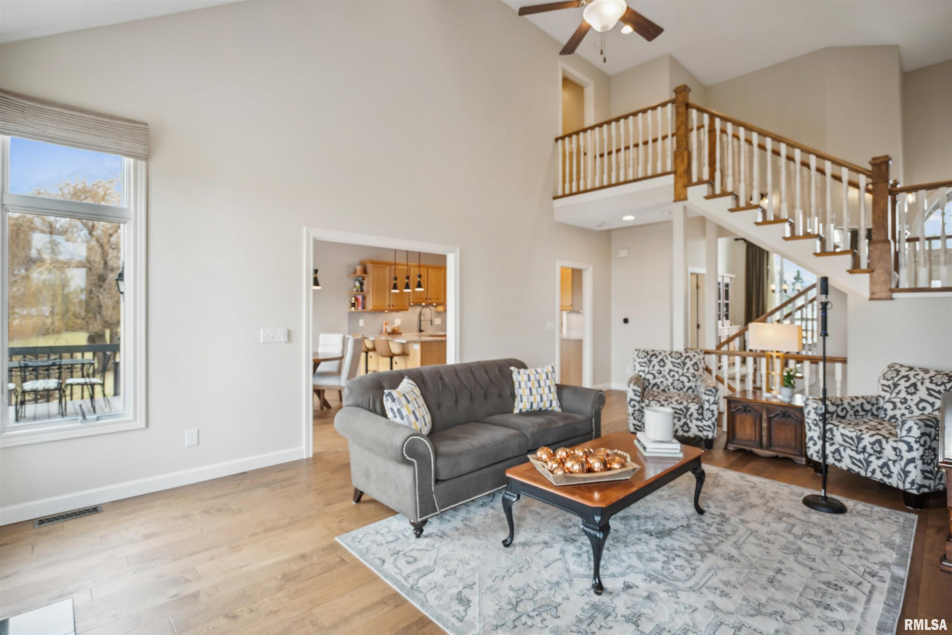 6049 Whispering Hill Drive, Bettendorf, Iowa image 9