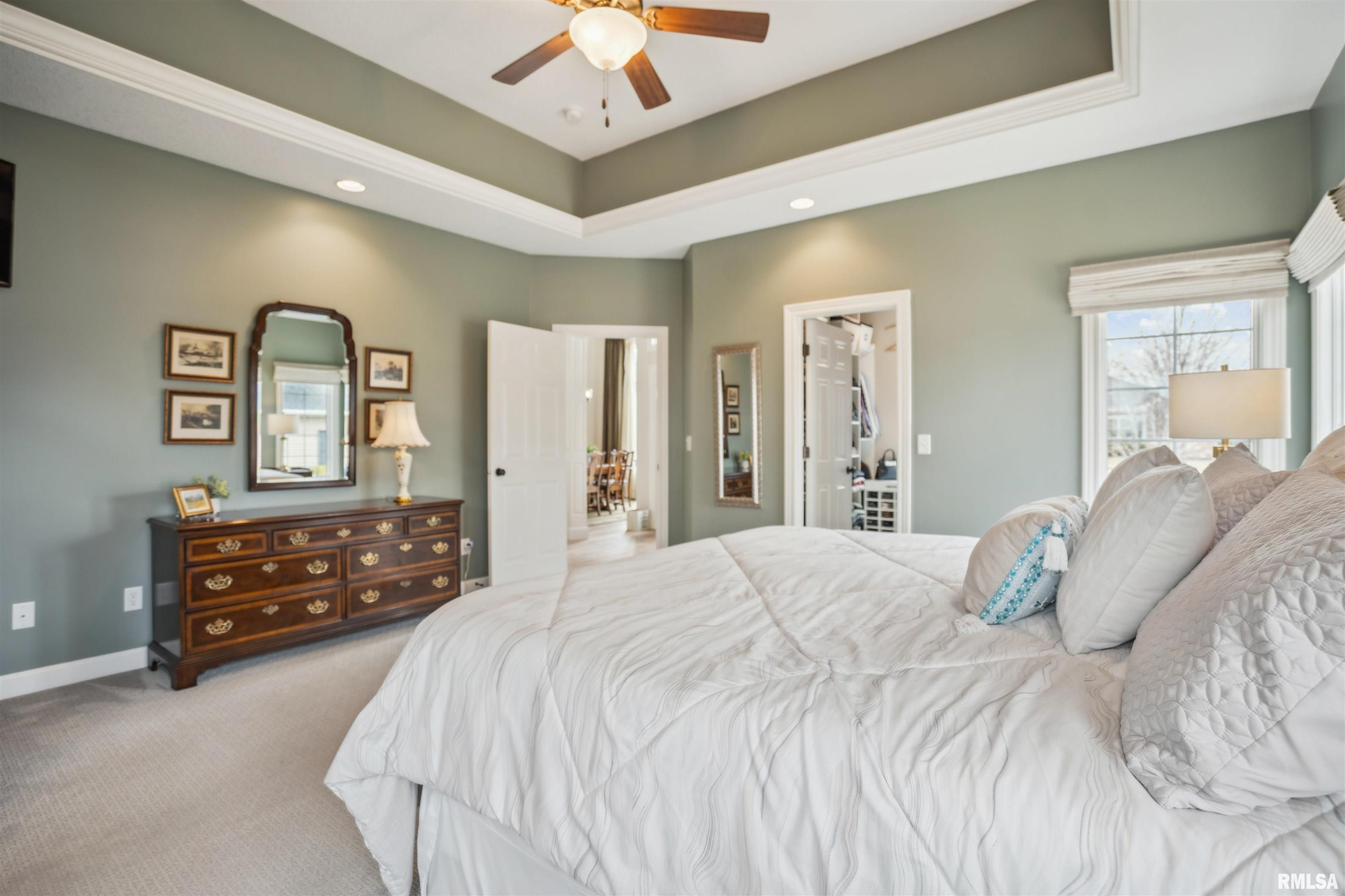 6049 Whispering Hill Drive, Bettendorf, Iowa image 16