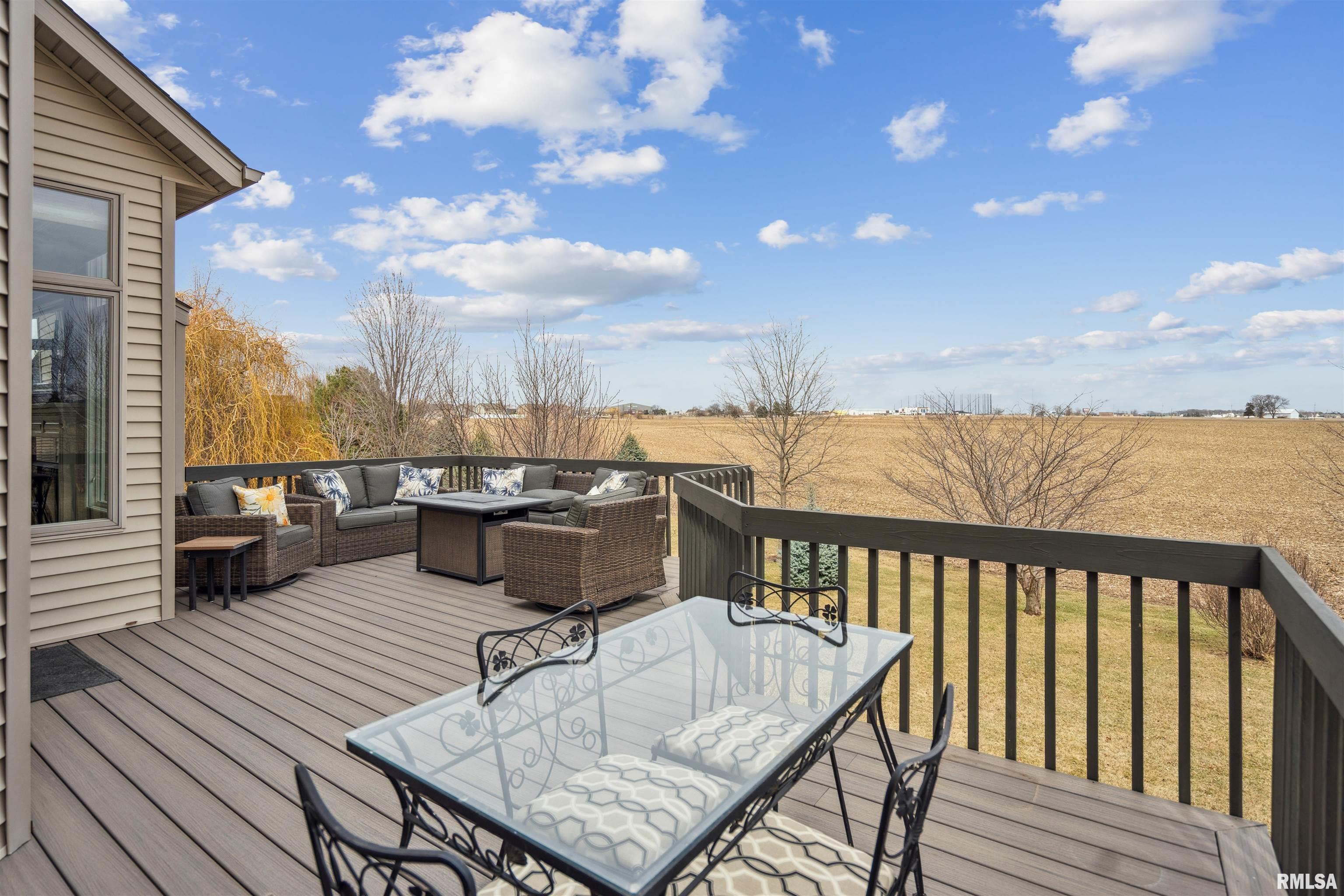 6049 Whispering Hill Drive, Bettendorf, Iowa image 31