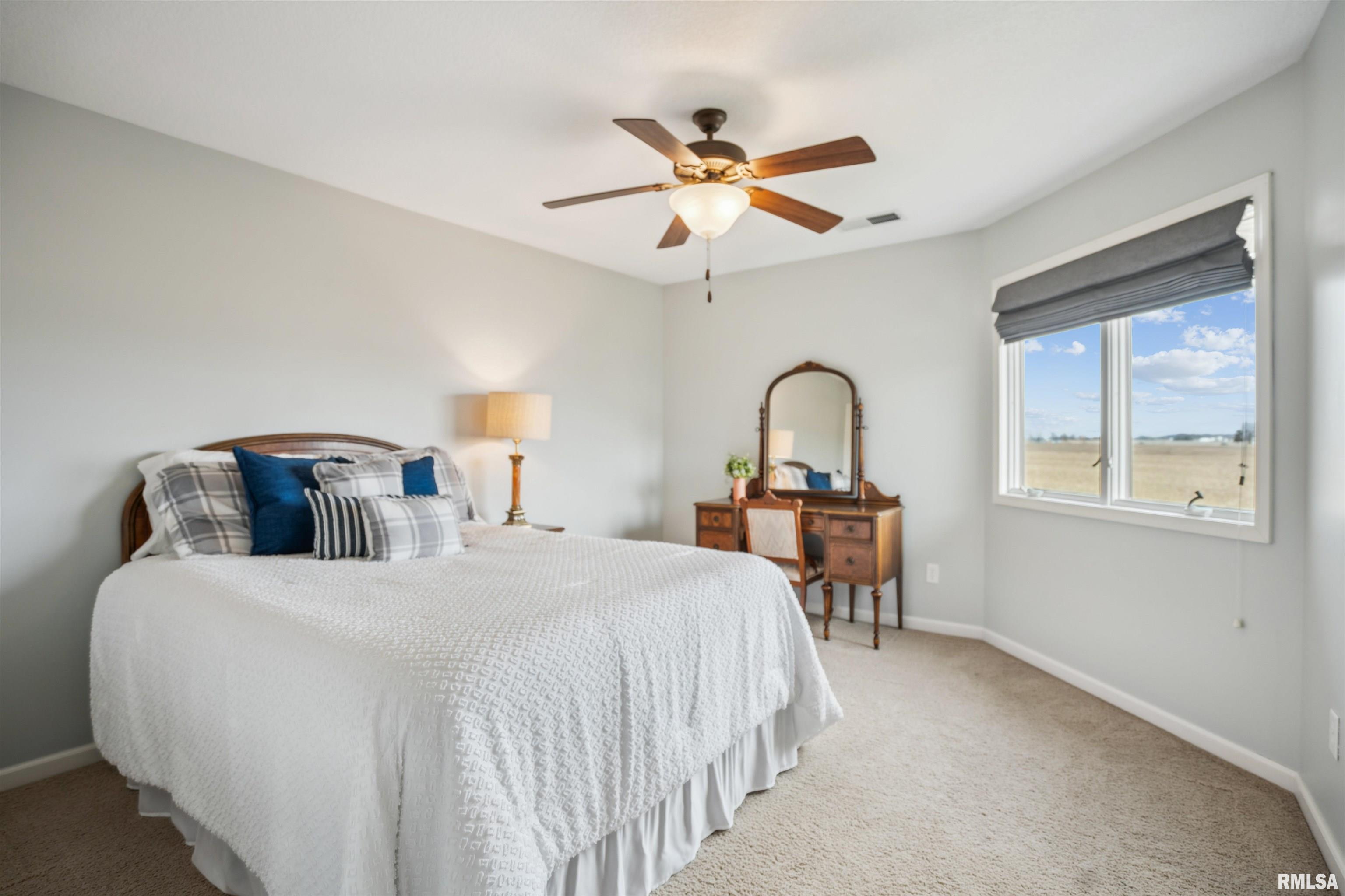 6049 Whispering Hill Drive, Bettendorf, Iowa image 19