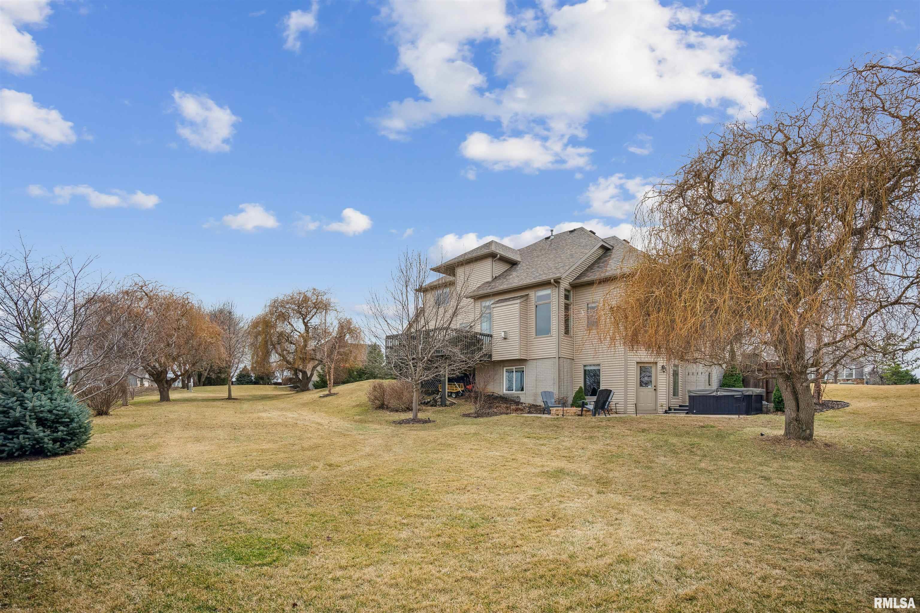 6049 Whispering Hill Drive, Bettendorf, Iowa image 33