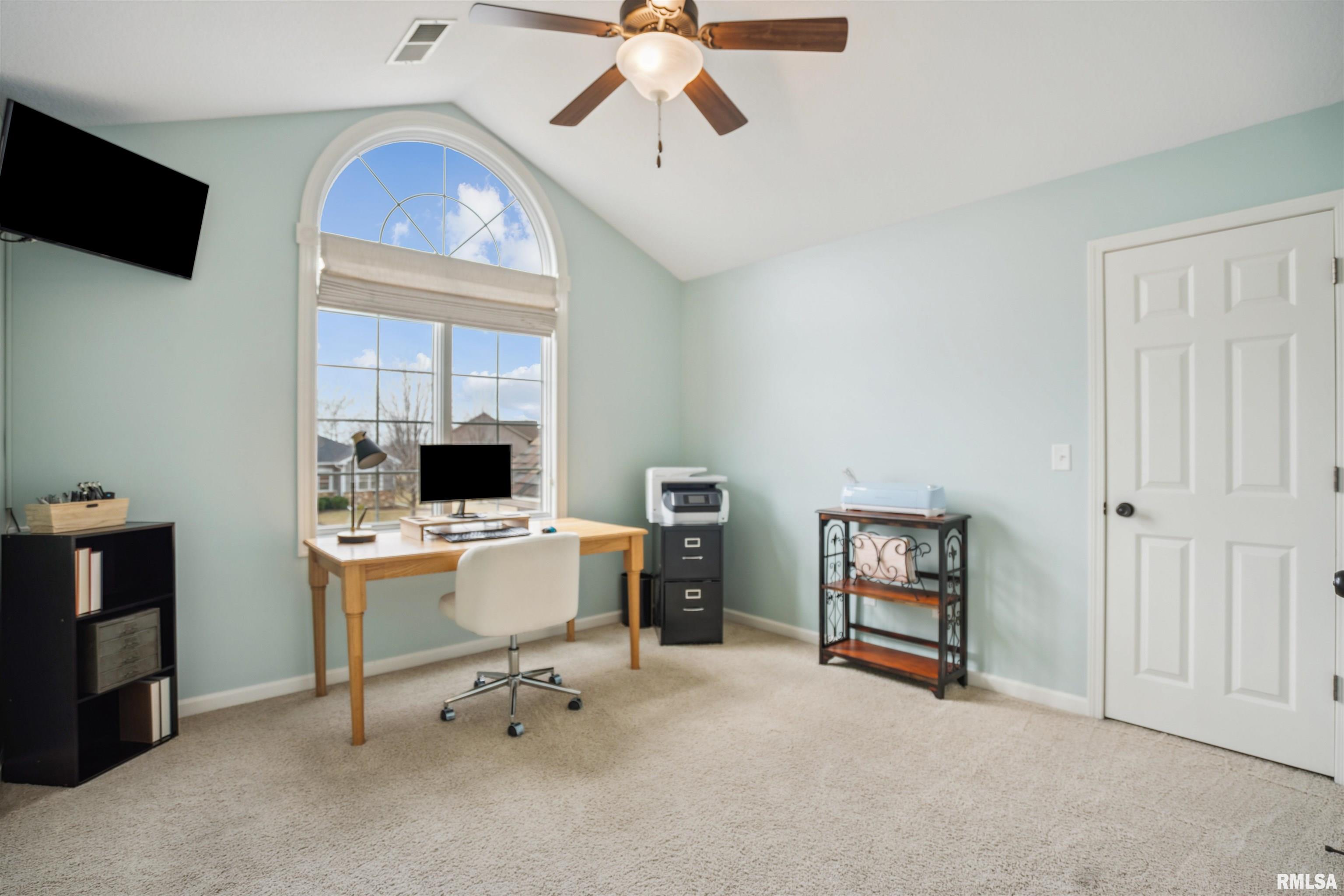 6049 Whispering Hill Drive, Bettendorf, Iowa image 21